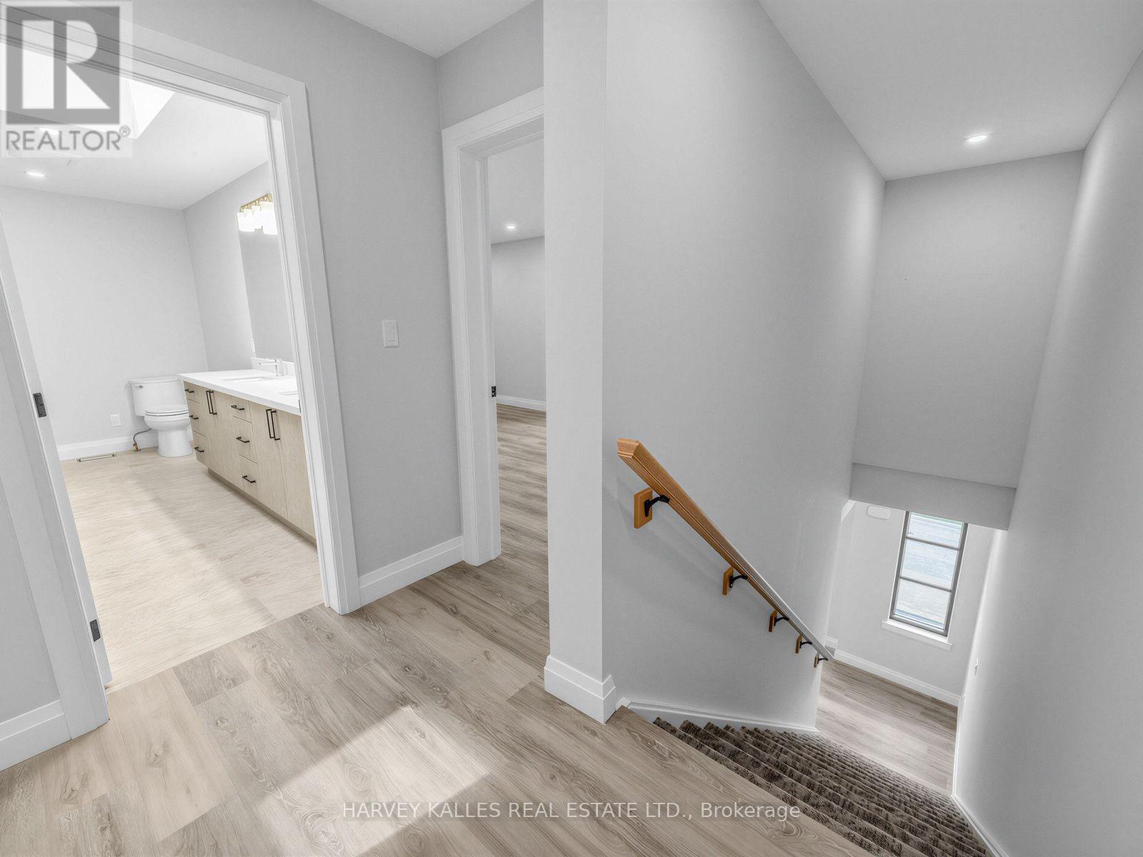 3 - 102 Shaver Avenue N, Toronto, Ontario  M9B 4N7 - Photo 12 - W13746820