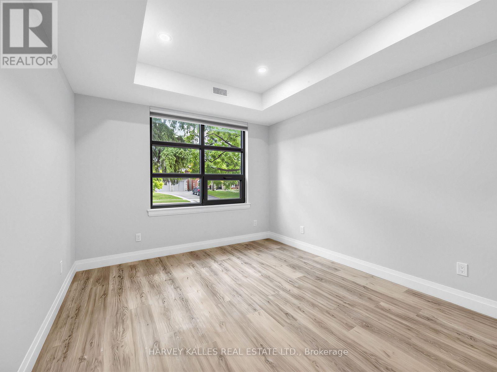 3 - 102 Shaver Avenue N, Toronto, Ontario  M9B 4N7 - Photo 8 - W13746820