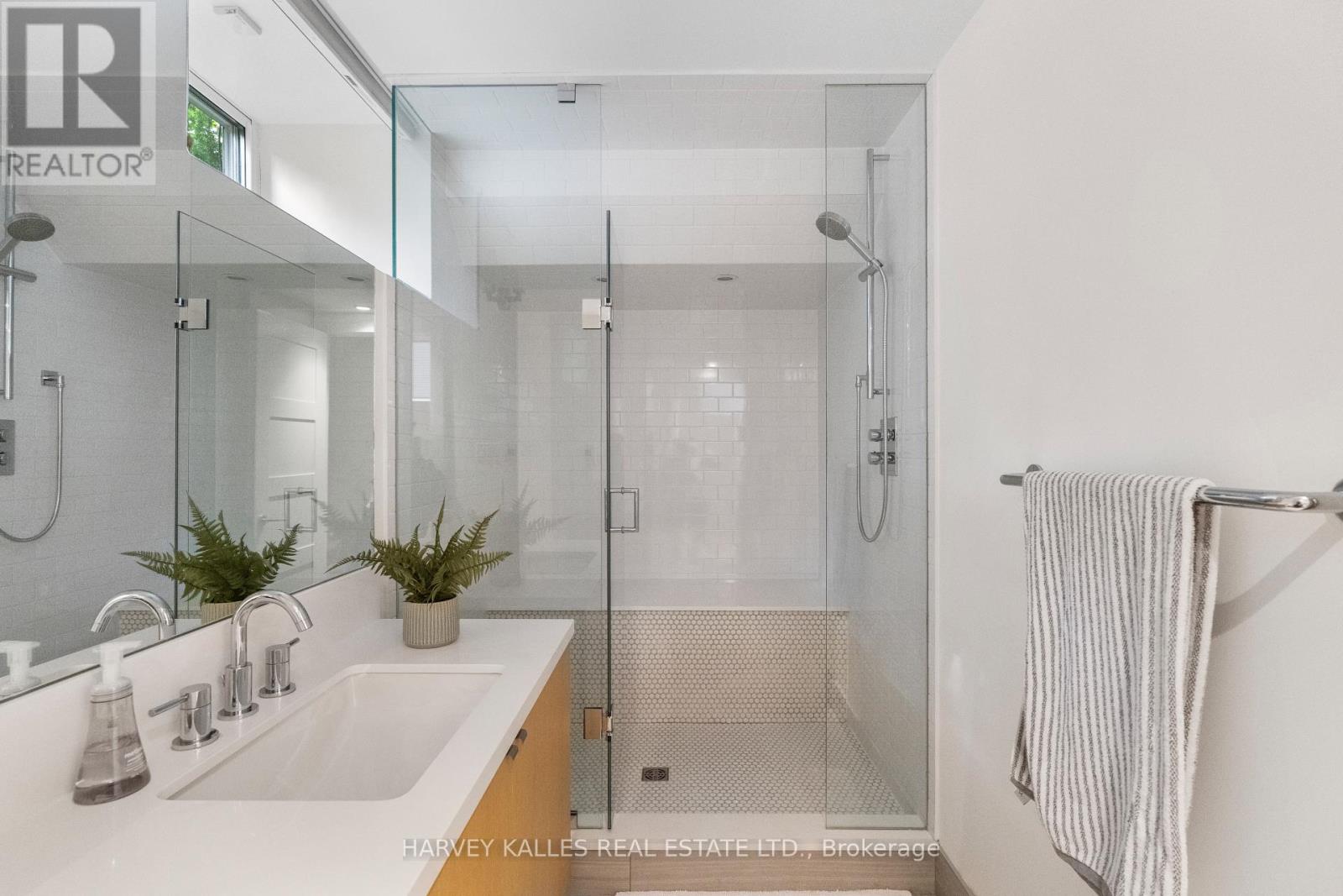 497 Palmerston Boulevard, Toronto, Ontario M6G 2P2 - Photo 38 - C13751854