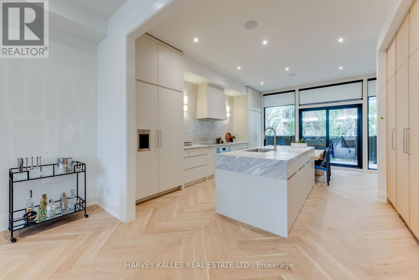 32 Evergreen Gardens, Toronto, Ontario M4G 1C5 - Photo 16 - C13752418