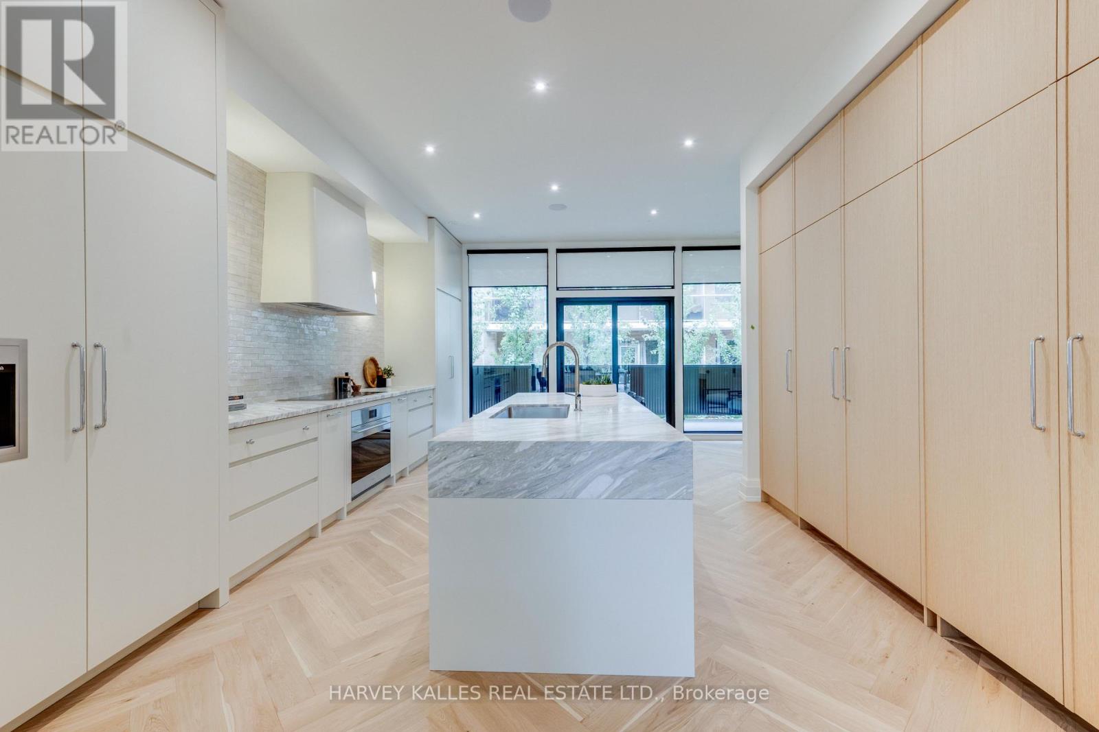 32 Evergreen Gardens, Toronto, Ontario M4G 1C5 - Photo 18 - C13752418