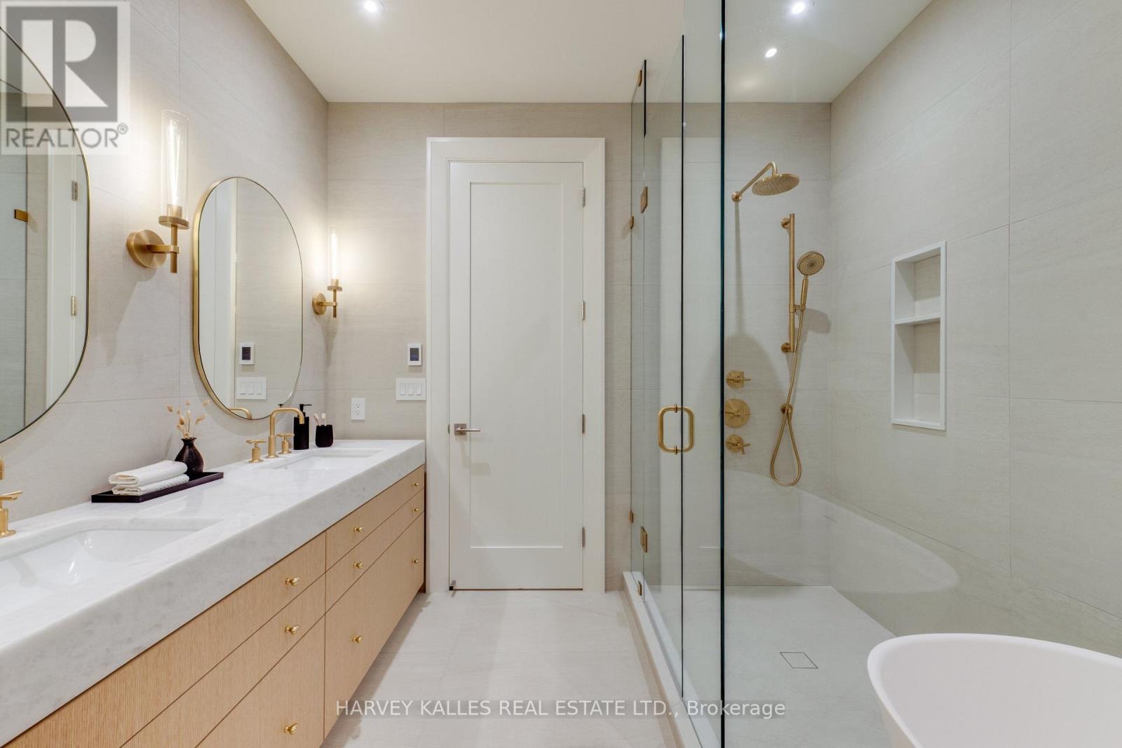 32 Evergreen Gardens, Toronto, Ontario M4G 1C5 - Photo 29 - C13752418