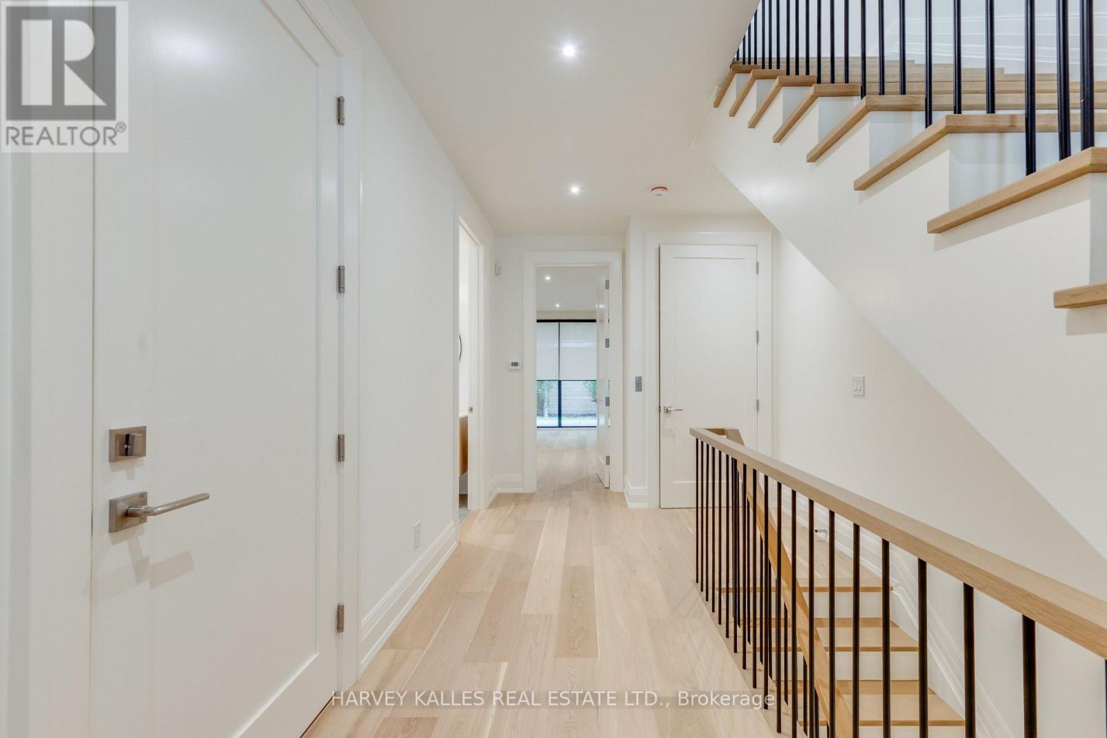 32 Evergreen Gardens, Toronto, Ontario M4G 1C5 - Photo 34 - C13752418