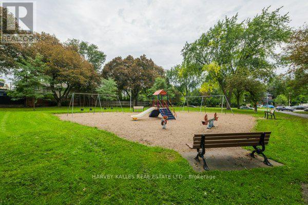 32 Evergreen Gardens, Toronto, Ontario M4G 1C5 - Photo 48 - C13752418