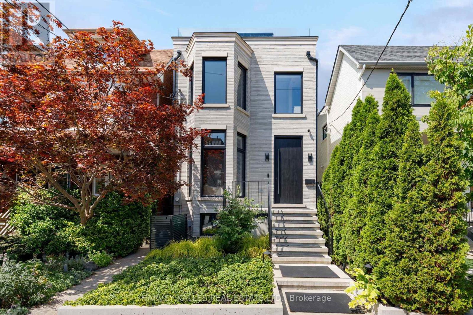 22 FOXLEY STREET, Toronto, Ontario