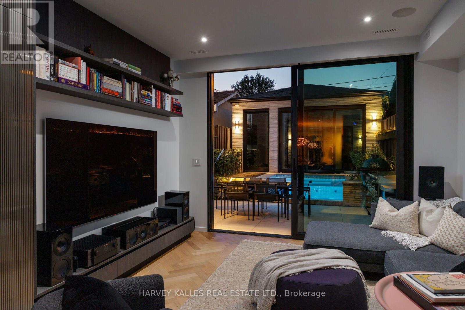 22 Foxley Street, Toronto, Ontario M6J 1R1 - Photo 15 - C13752484