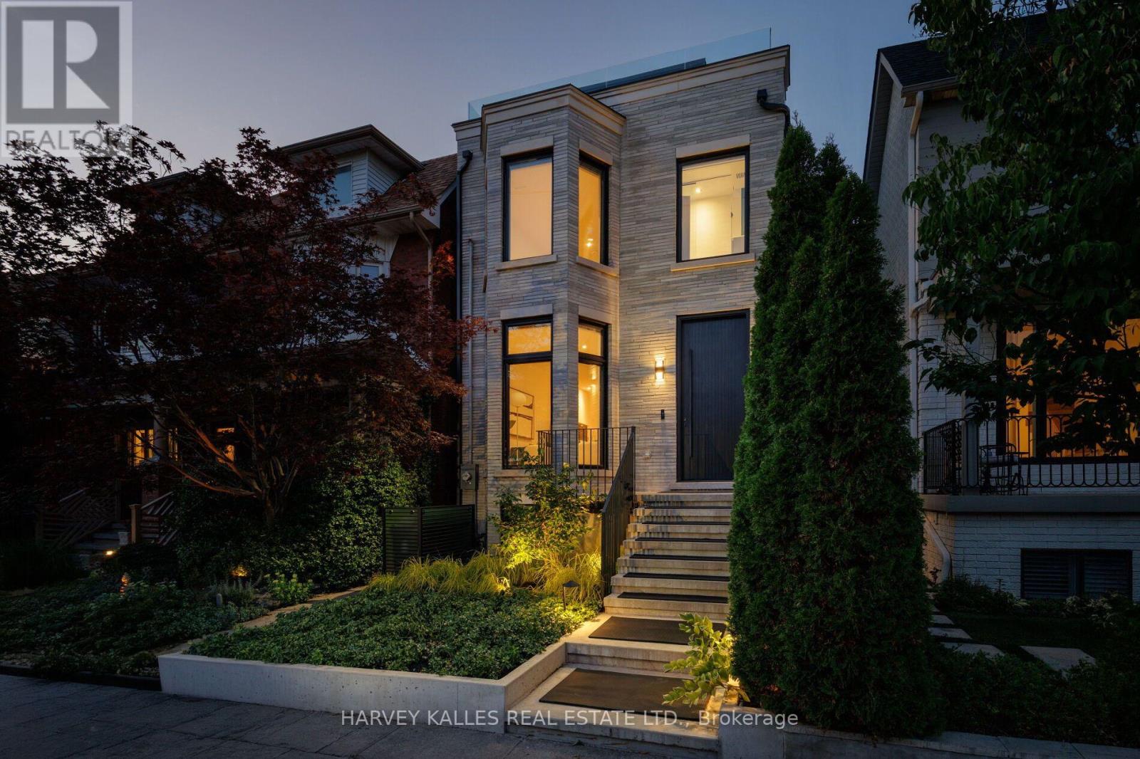 22 Foxley Street, Toronto, Ontario M6J 1R1 - Photo 2 - C13752484