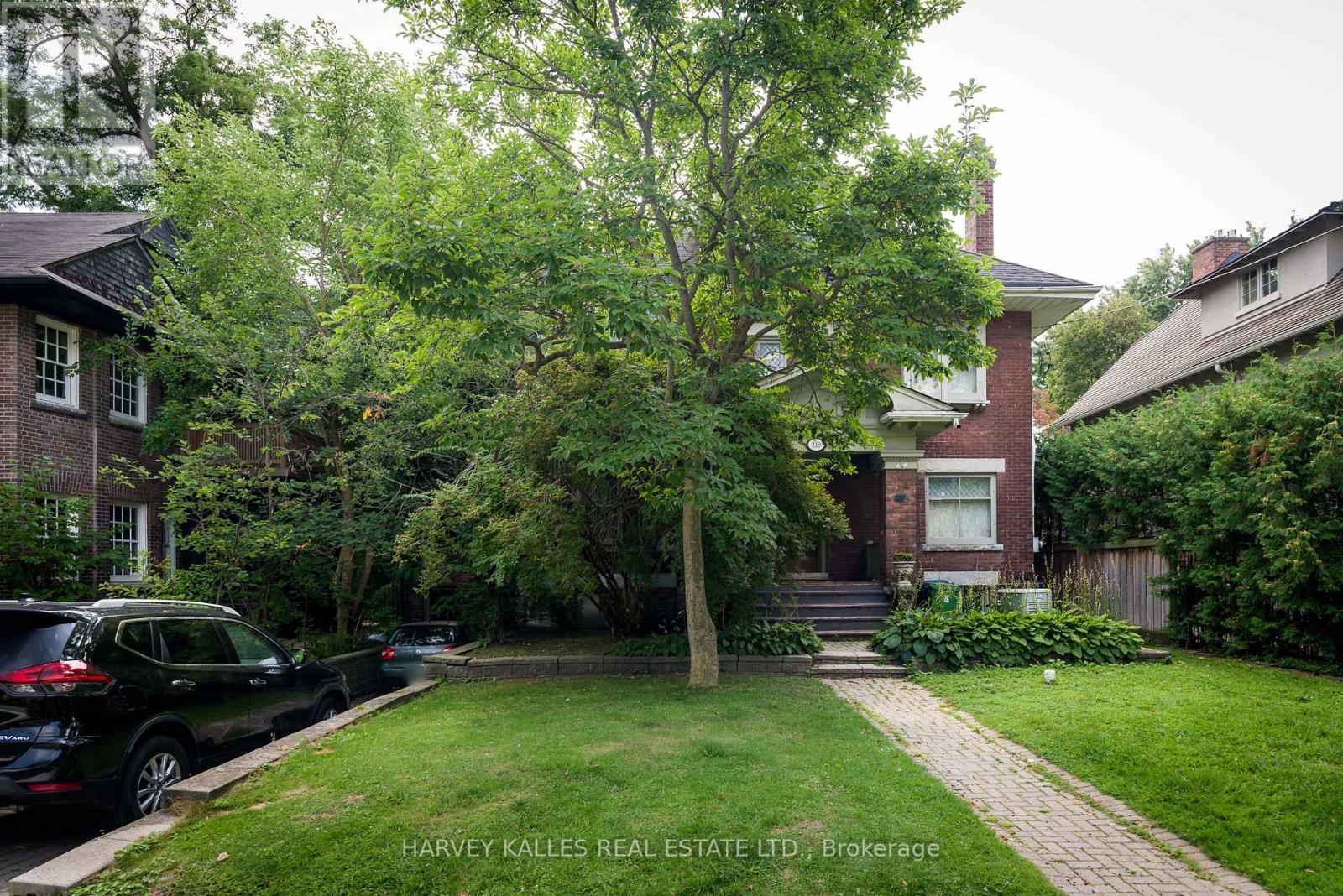 219 Balmoral Avenue, Toronto, Ontario  M4V 1K1 - Photo 2 - C13752540