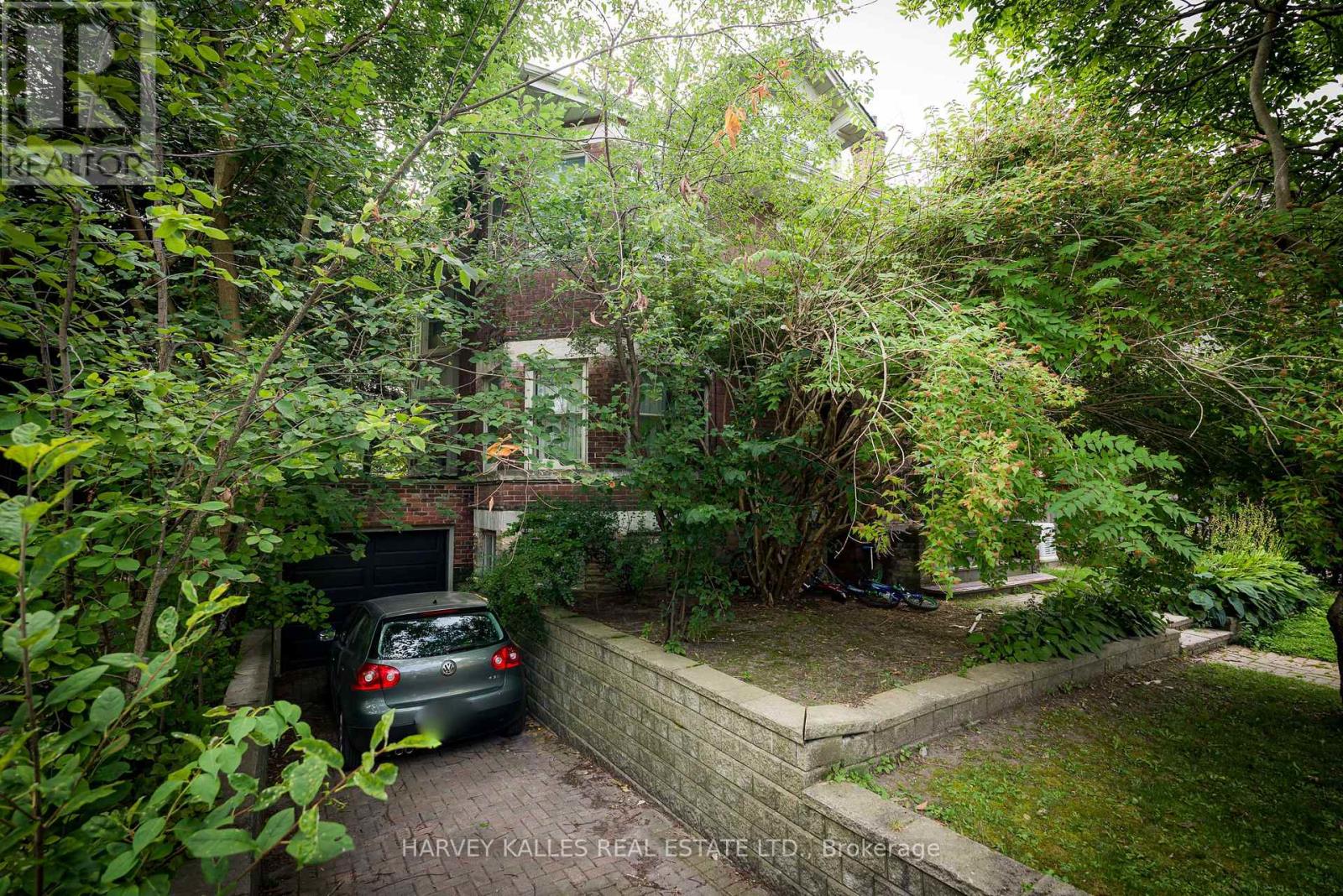 219 Balmoral Avenue, Toronto, Ontario  M4V 1K1 - Photo 3 - C13752540
