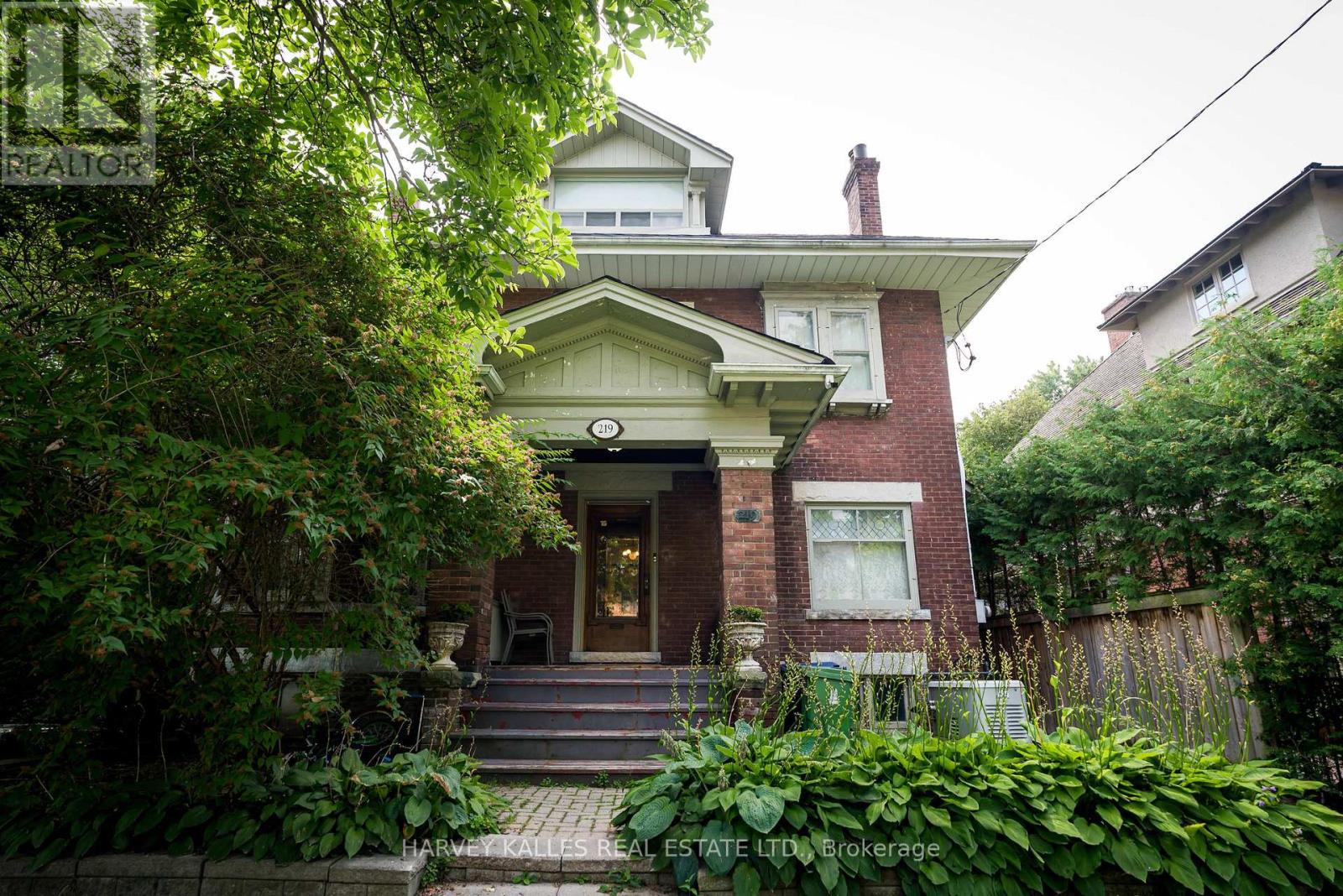 219 Balmoral Avenue, Toronto, Ontario  M4V 1K1 - Photo 5 - C13752540