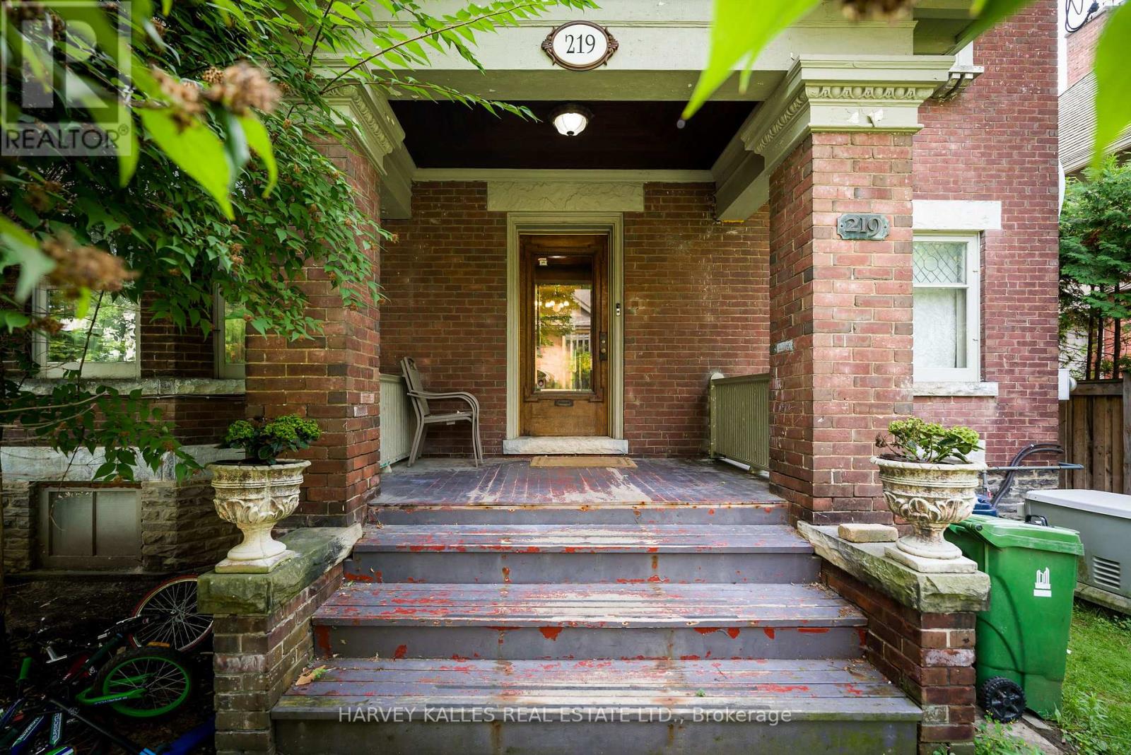 219 Balmoral Avenue, Toronto, Ontario  M4V 1K1 - Photo 6 - C13752540