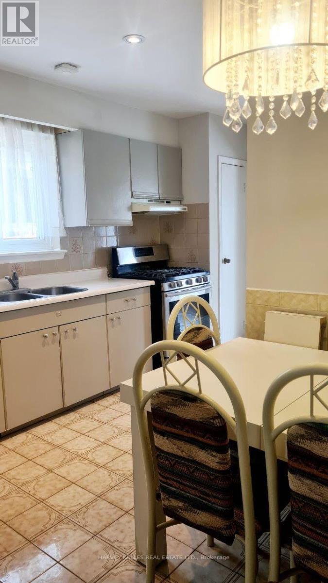 48 Green Bush Road, Toronto, Ontario M2M 1P3 - Photo 7 - C13754834
