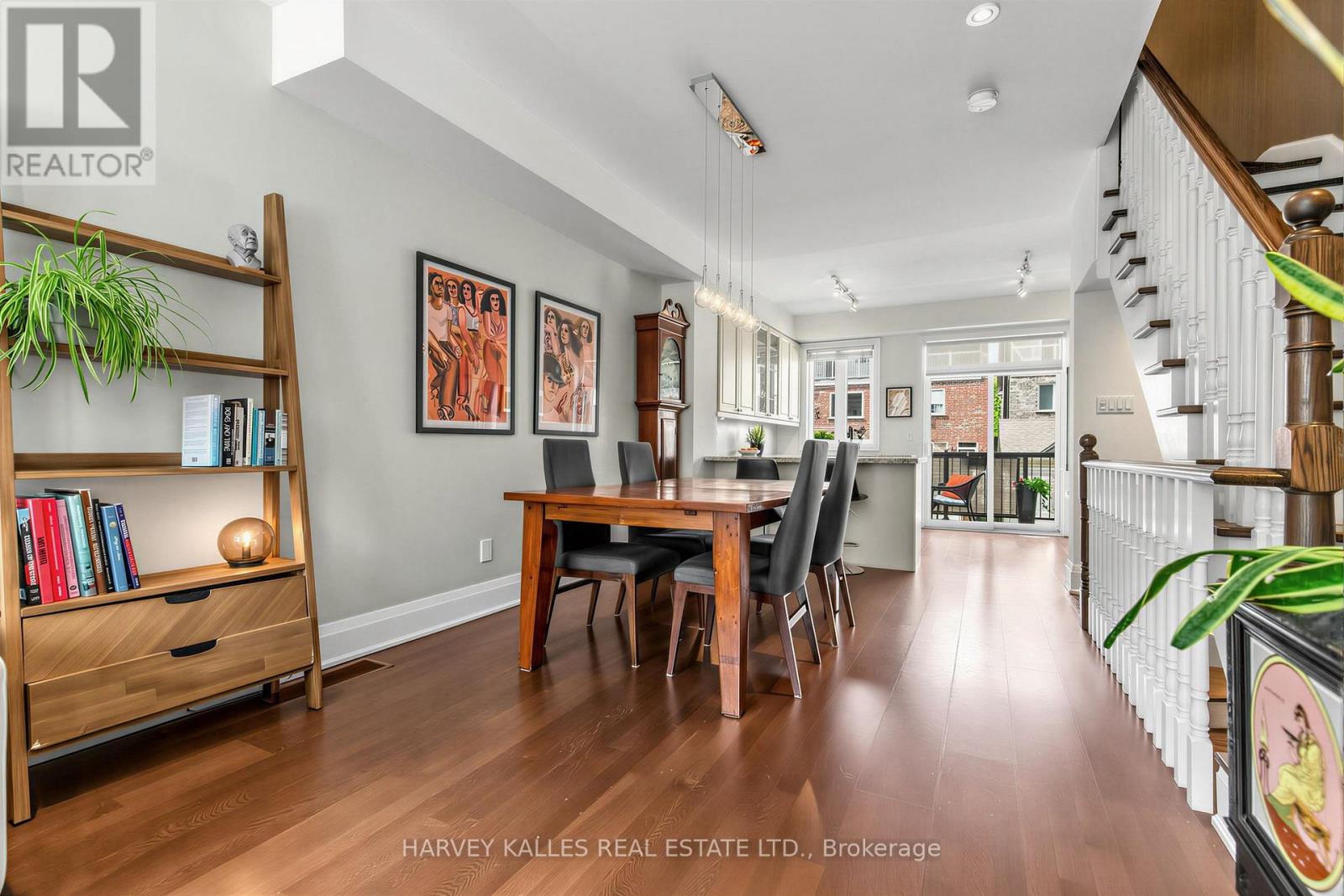 18 Sargent Lane, Toronto, Ontario  M4E 3T9 - Photo 2 - E13754694