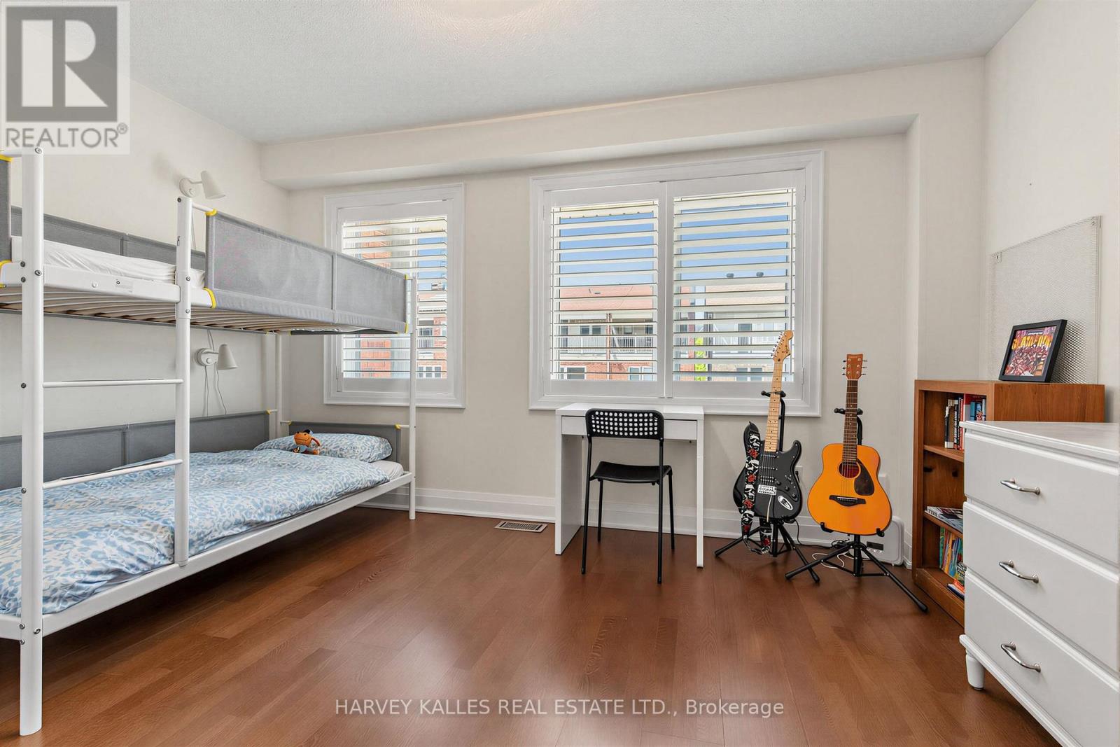 18 Sargent Lane, Toronto, Ontario  M4E 3T9 - Photo 9 - E13754694