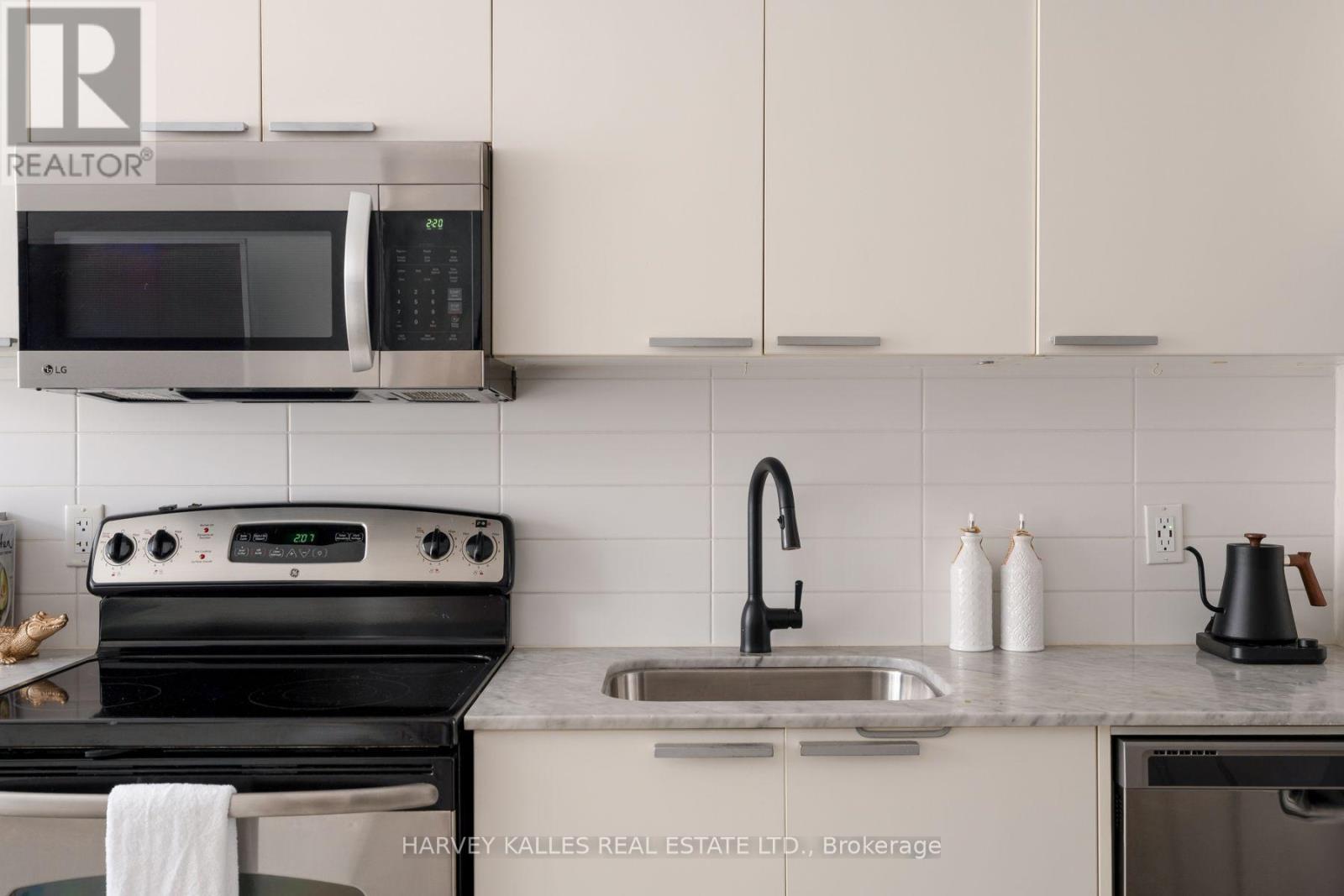 410 - 625 Queen Street E, Toronto, Ontario M4M 1G7 - Photo 17 - E13755004