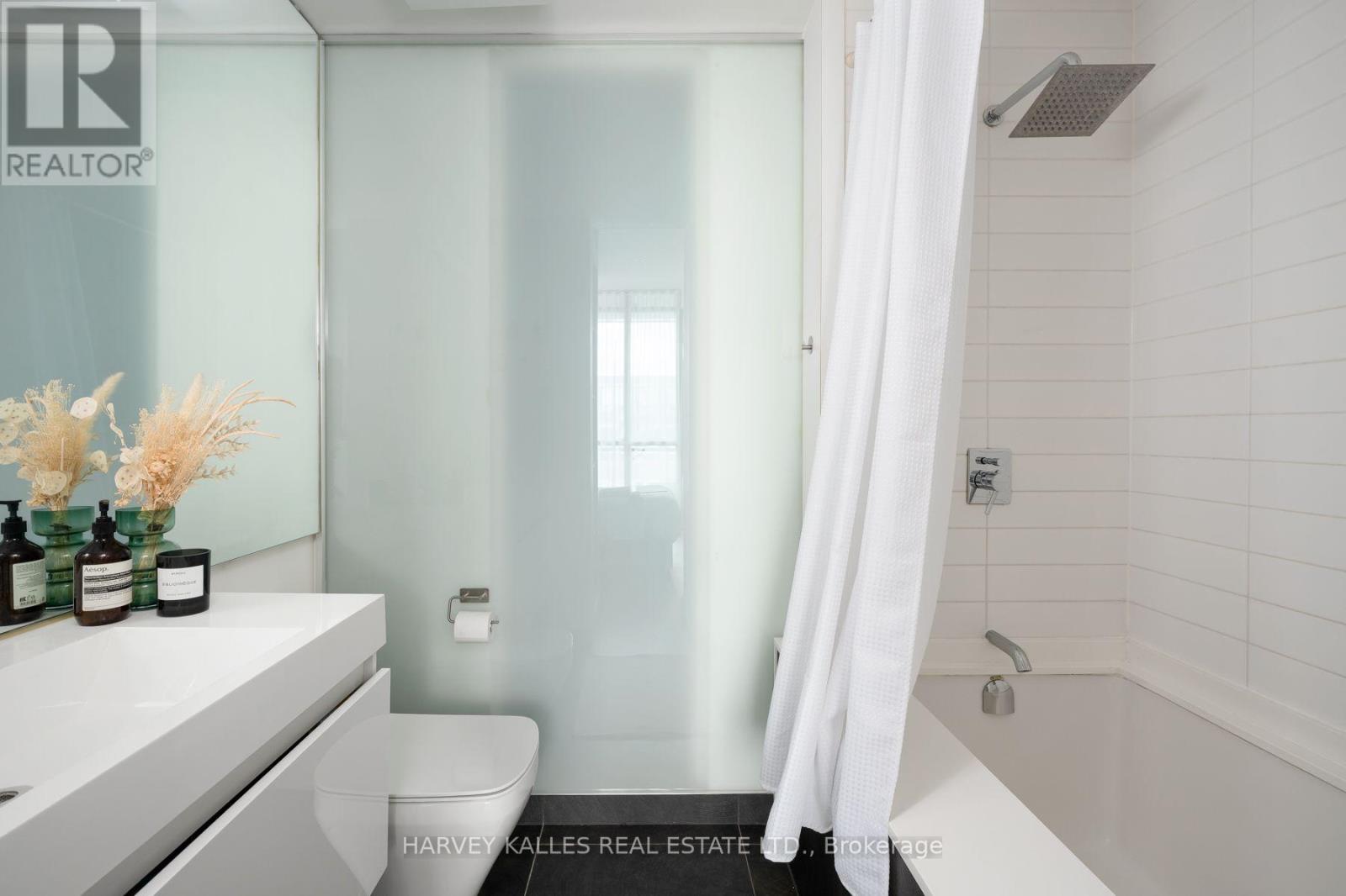 410 - 625 Queen Street E, Toronto, Ontario M4M 1G7 - Photo 27 - E13755004