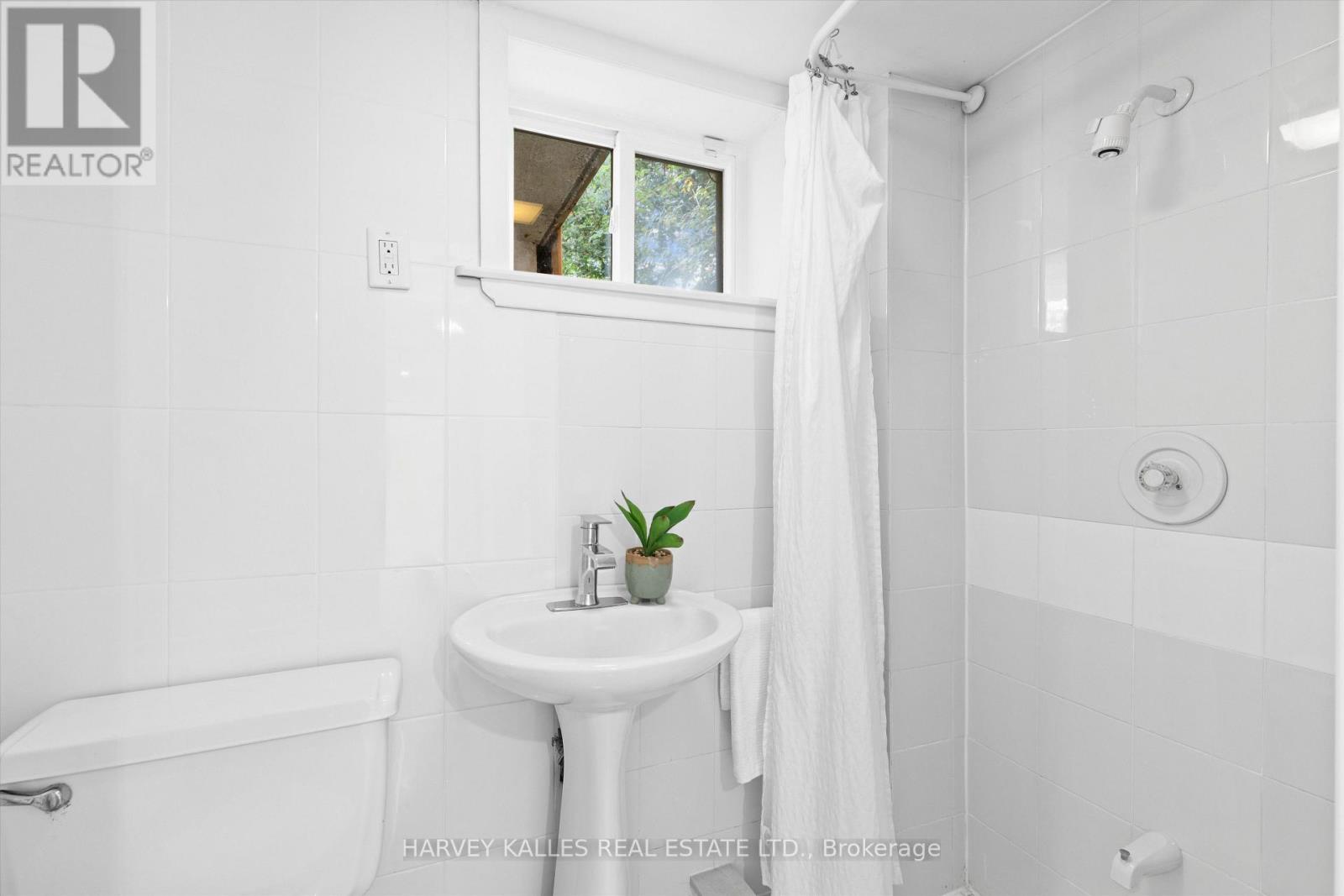 84 Lynnhaven Road, Toronto, Ontario  M6A 2K9 - Photo 29 - C13755752