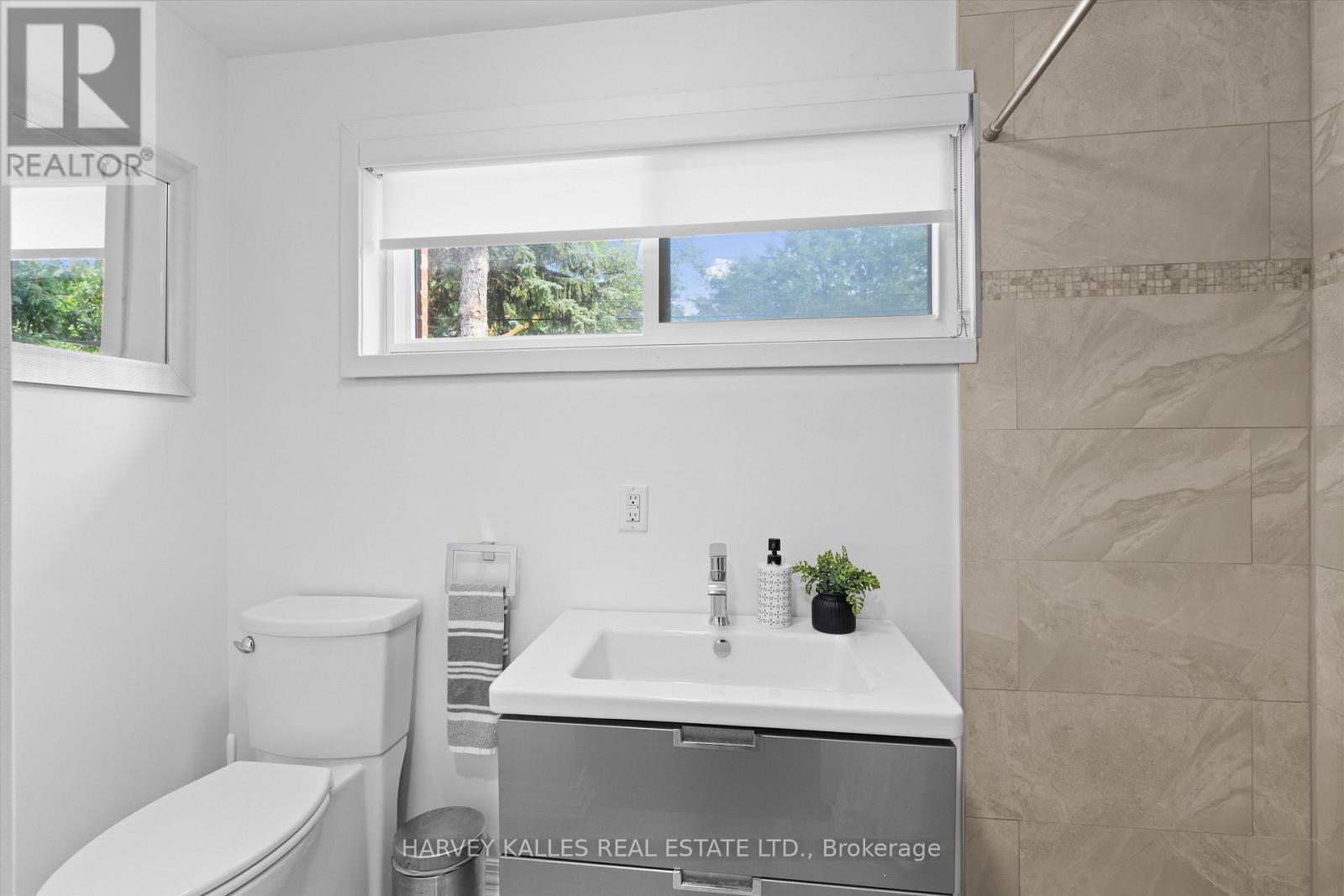 84 Lynnhaven Road, Toronto, Ontario  M6A 2K9 - Photo 31 - C13755752