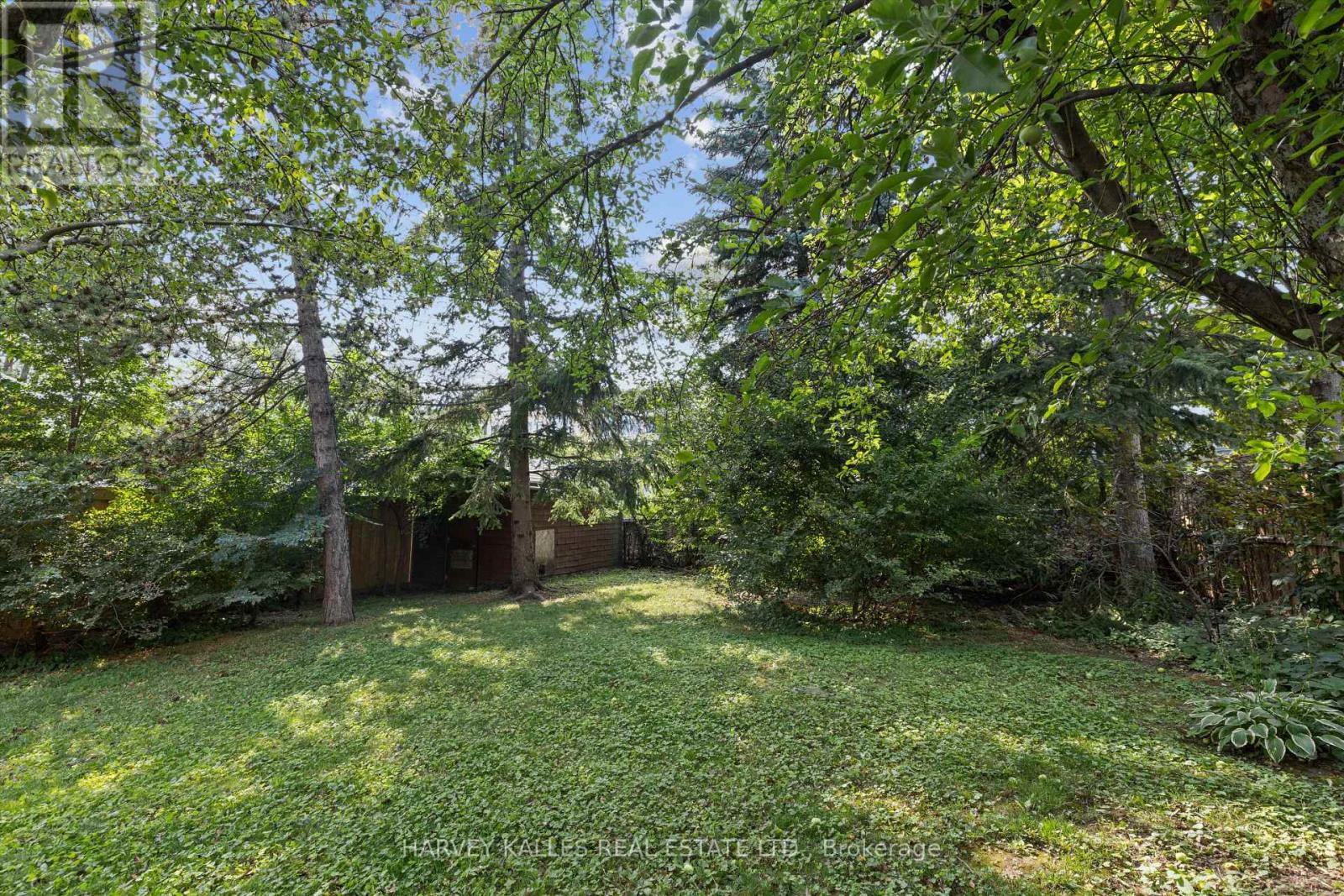 84 Lynnhaven Road, Toronto, Ontario  M6A 2K9 - Photo 34 - C13755752