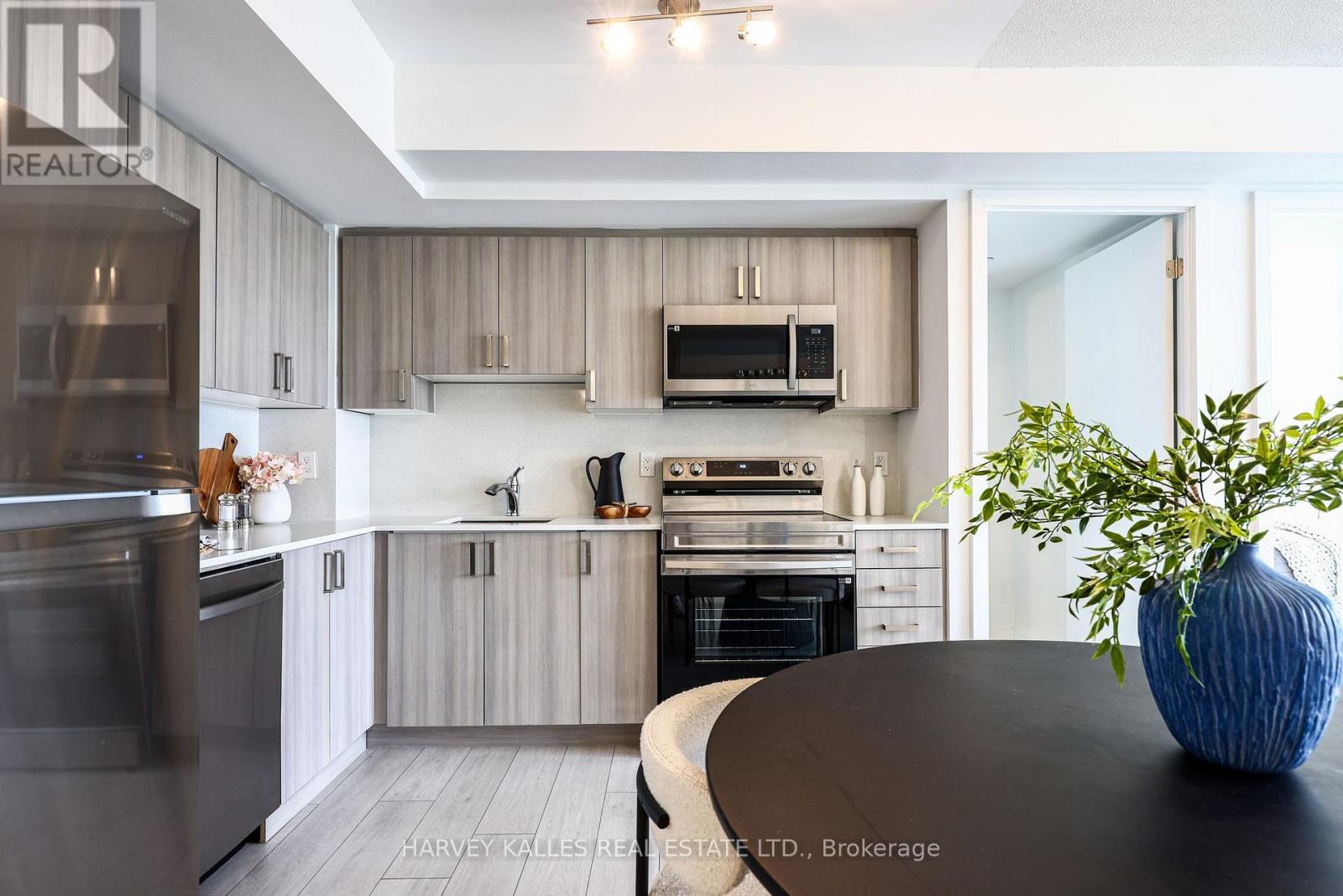 606 - 556 Marlee Avenue, Toronto, Ontario  M6B 0B1 - Photo 4 - W13755748