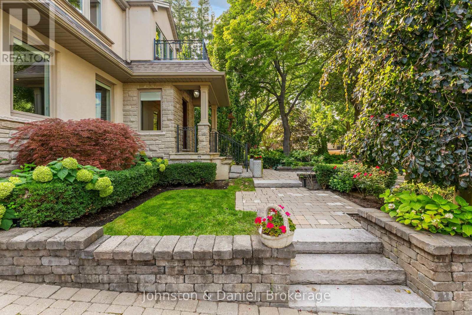 77 Lawrence Crescent, Toronto, Ontario M4N 1N3 - Photo 3 - C13756994