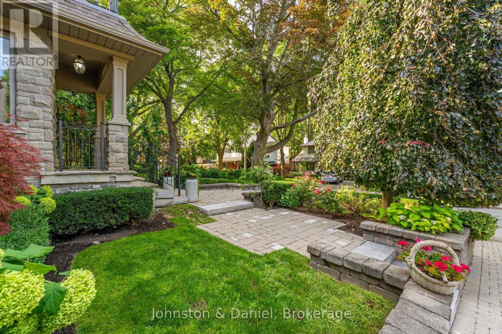 77 Lawrence Crescent, Toronto, Ontario M4N 1N3 - Photo 4 - C13756994
