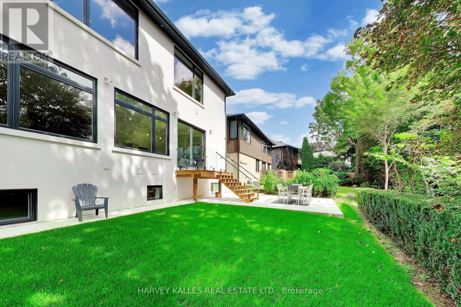 24 Ravenscrest Drive, Toronto, Ontario M9B 5M7 - Photo 11 - W13758460