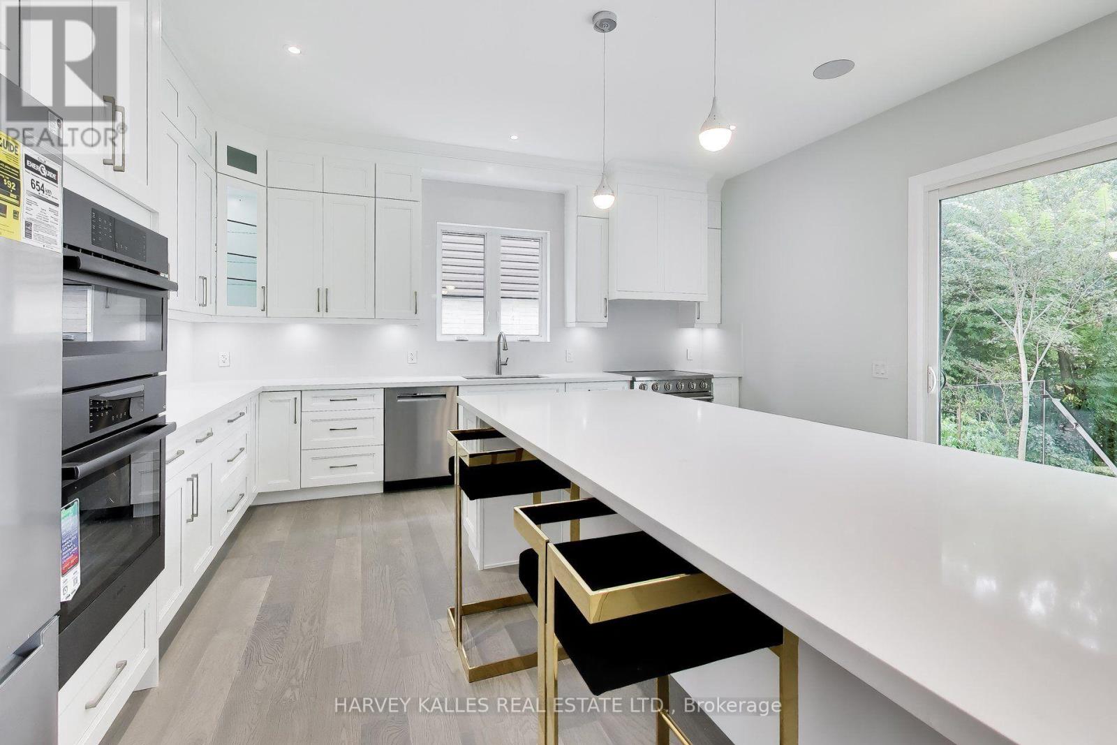 24 Ravenscrest Drive, Toronto, Ontario M9B 5M7 - Photo 19 - W13758460
