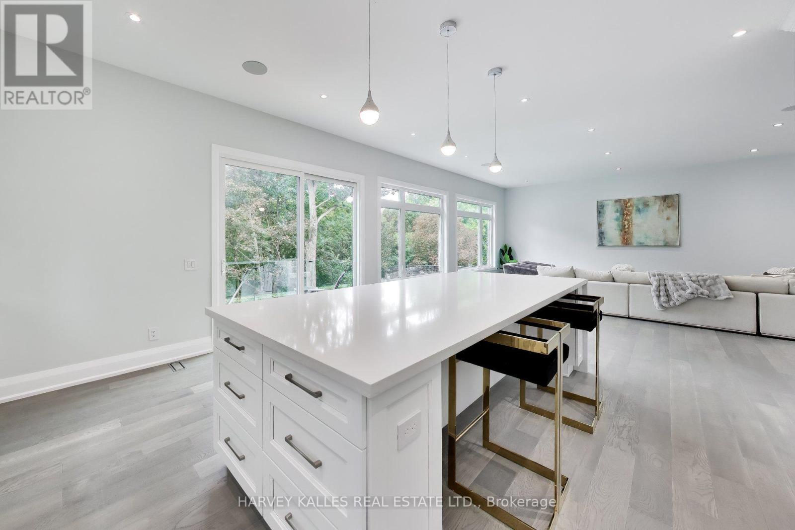 24 Ravenscrest Drive, Toronto, Ontario M9B 5M7 - Photo 20 - W13758460