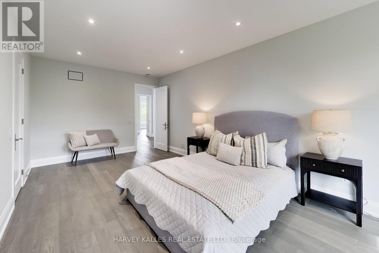 24 Ravenscrest Drive, Toronto, Ontario M9B 5M7 - Photo 34 - W13758460