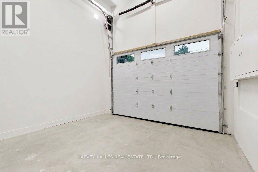 24 Ravenscrest Drive, Toronto, Ontario M9B 5M7 - Photo 4 - W13758460