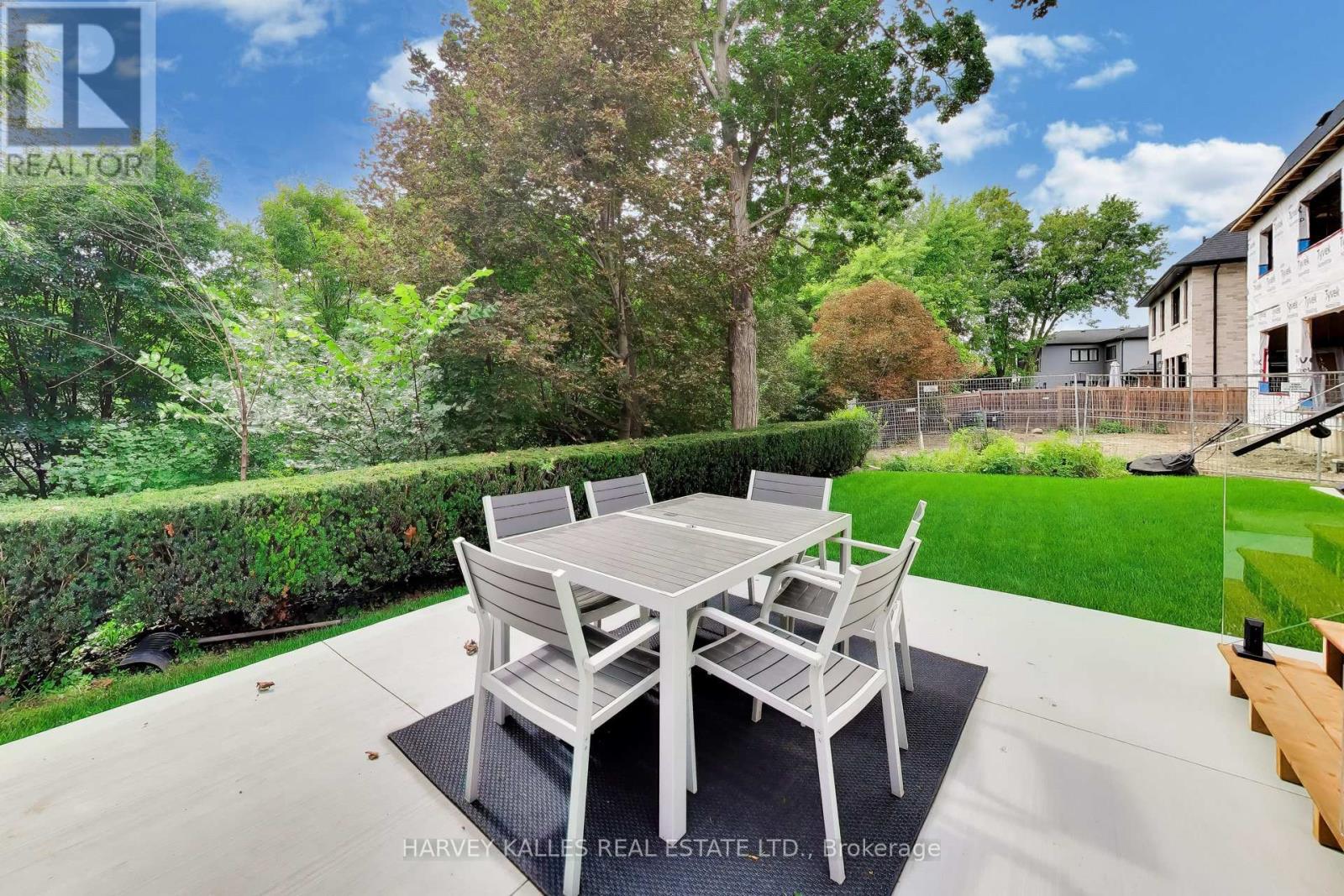 24 Ravenscrest Drive, Toronto, Ontario M9B 5M7 - Photo 8 - W13758460