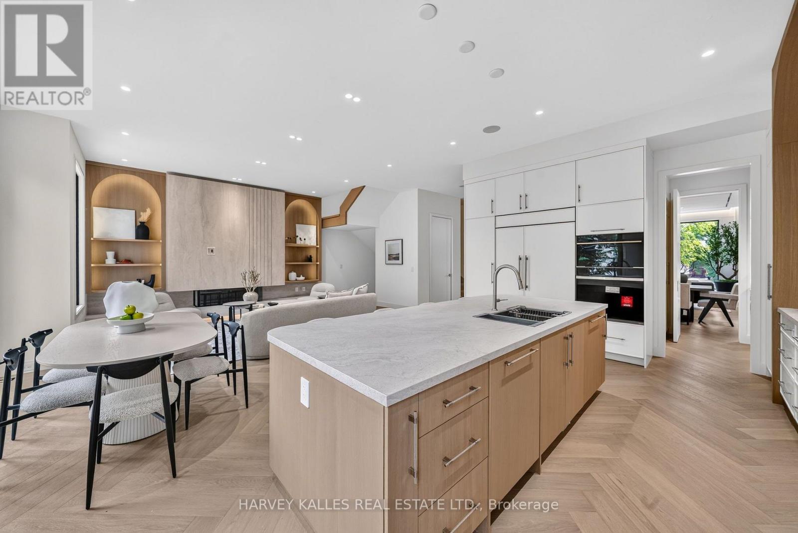 451 Cranbrooke Avenue, Toronto, Ontario M5M 1N6 - Photo 11 - C13759126