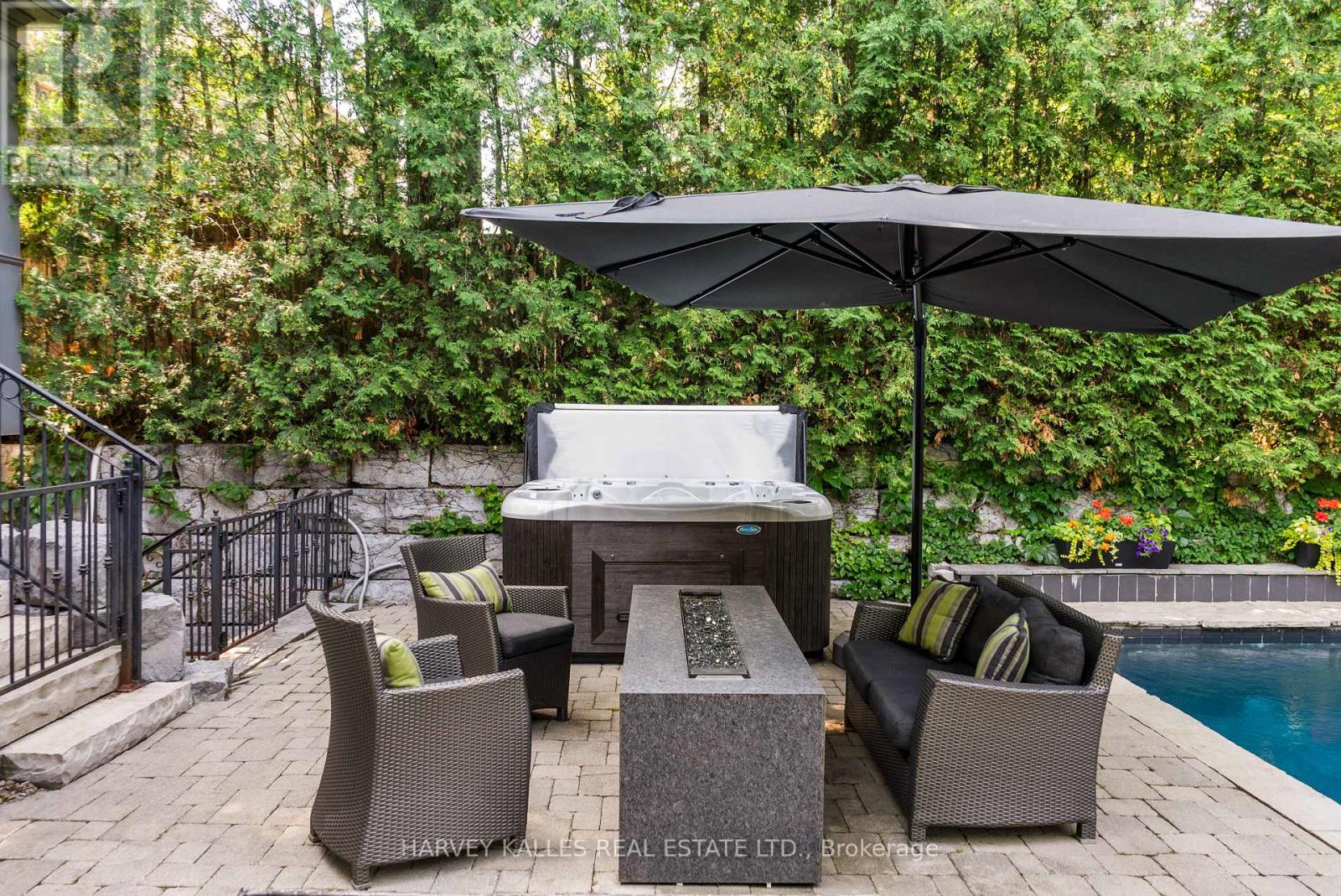 6 Vesta Drive, Toronto, Ontario M5P 2Z3 - Photo 25 - C13761358