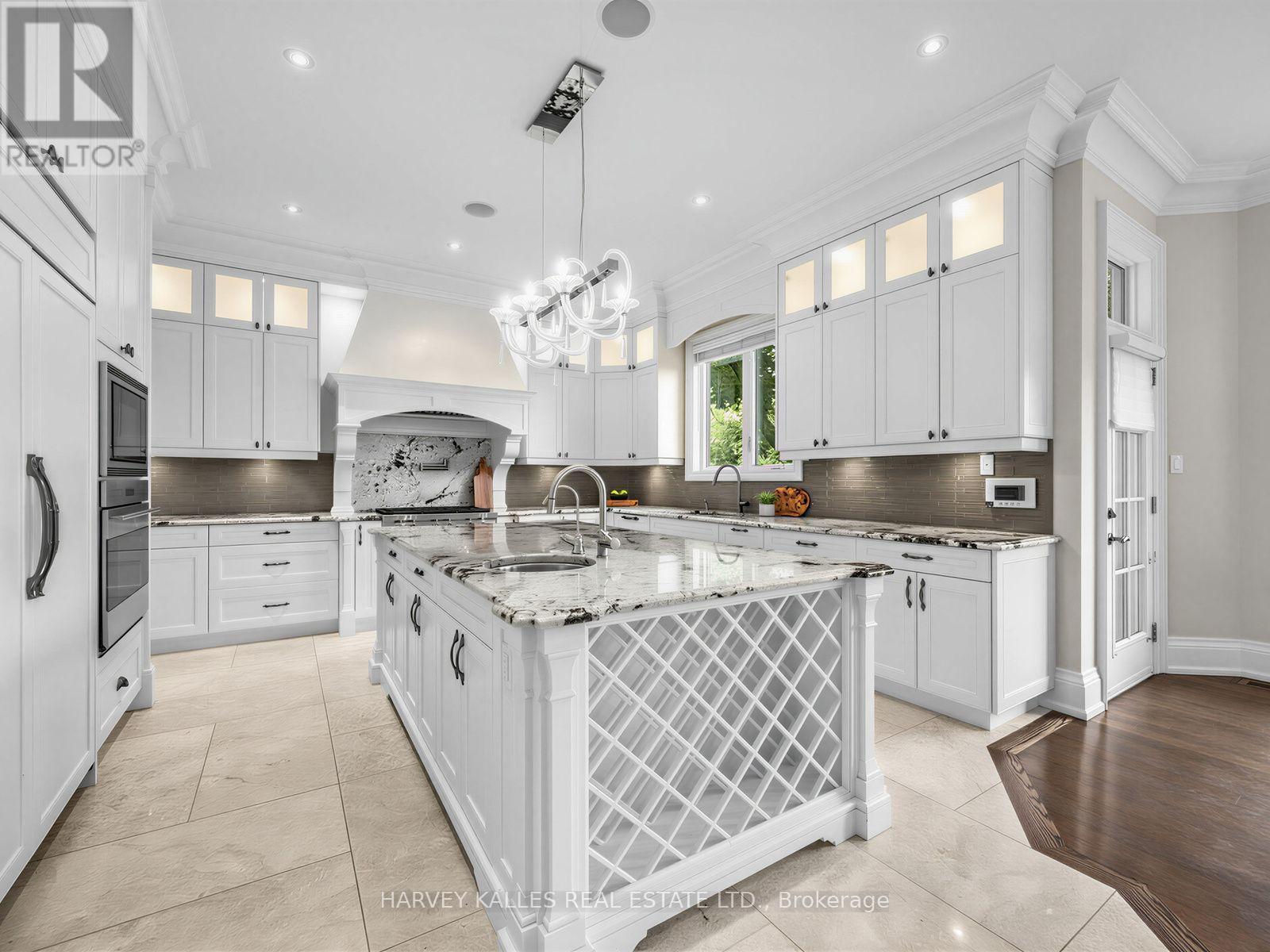 125 Bannockburn Avenue, Toronto, Ontario M5M 2N2 - Photo 14 - C13761472