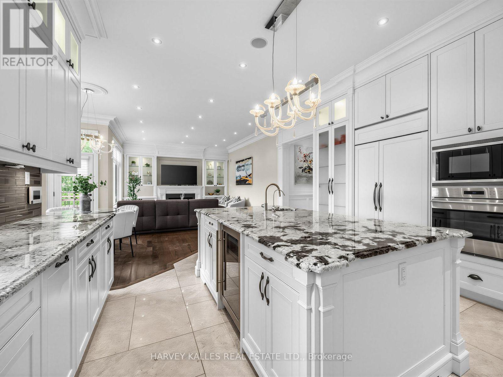 125 Bannockburn Avenue, Toronto, Ontario M5M 2N2 - Photo 16 - C13761472