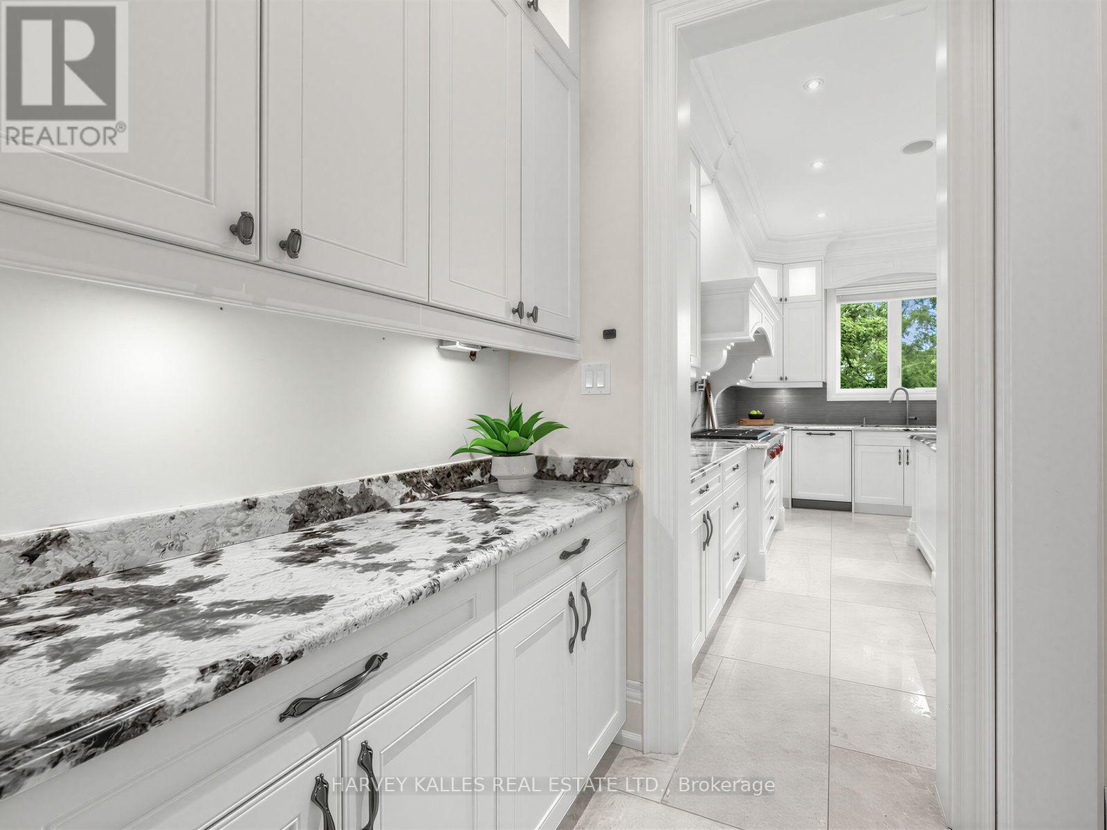 125 Bannockburn Avenue, Toronto, Ontario M5M 2N2 - Photo 18 - C13761472
