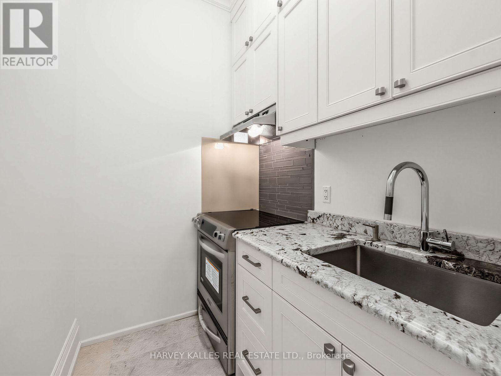 125 Bannockburn Avenue, Toronto, Ontario M5M 2N2 - Photo 19 - C13761472