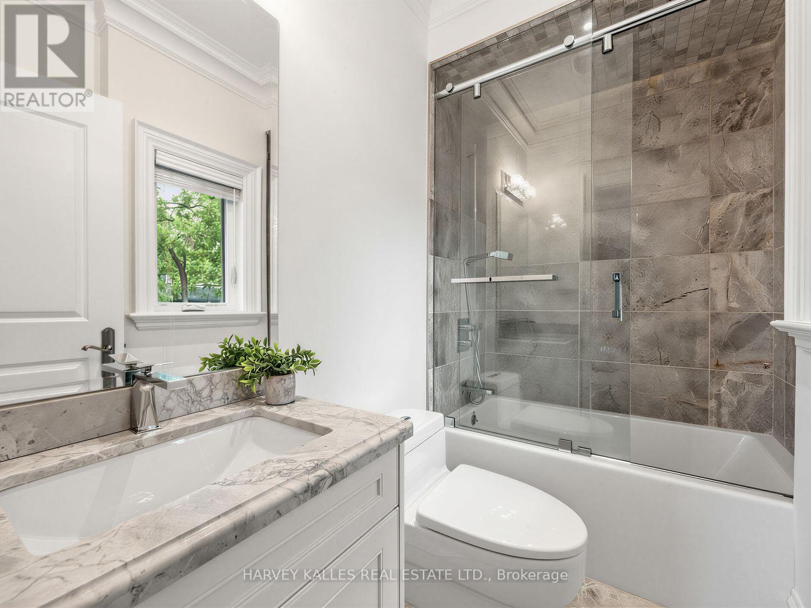 125 Bannockburn Avenue, Toronto, Ontario M5M 2N2 - Photo 31 - C13761472