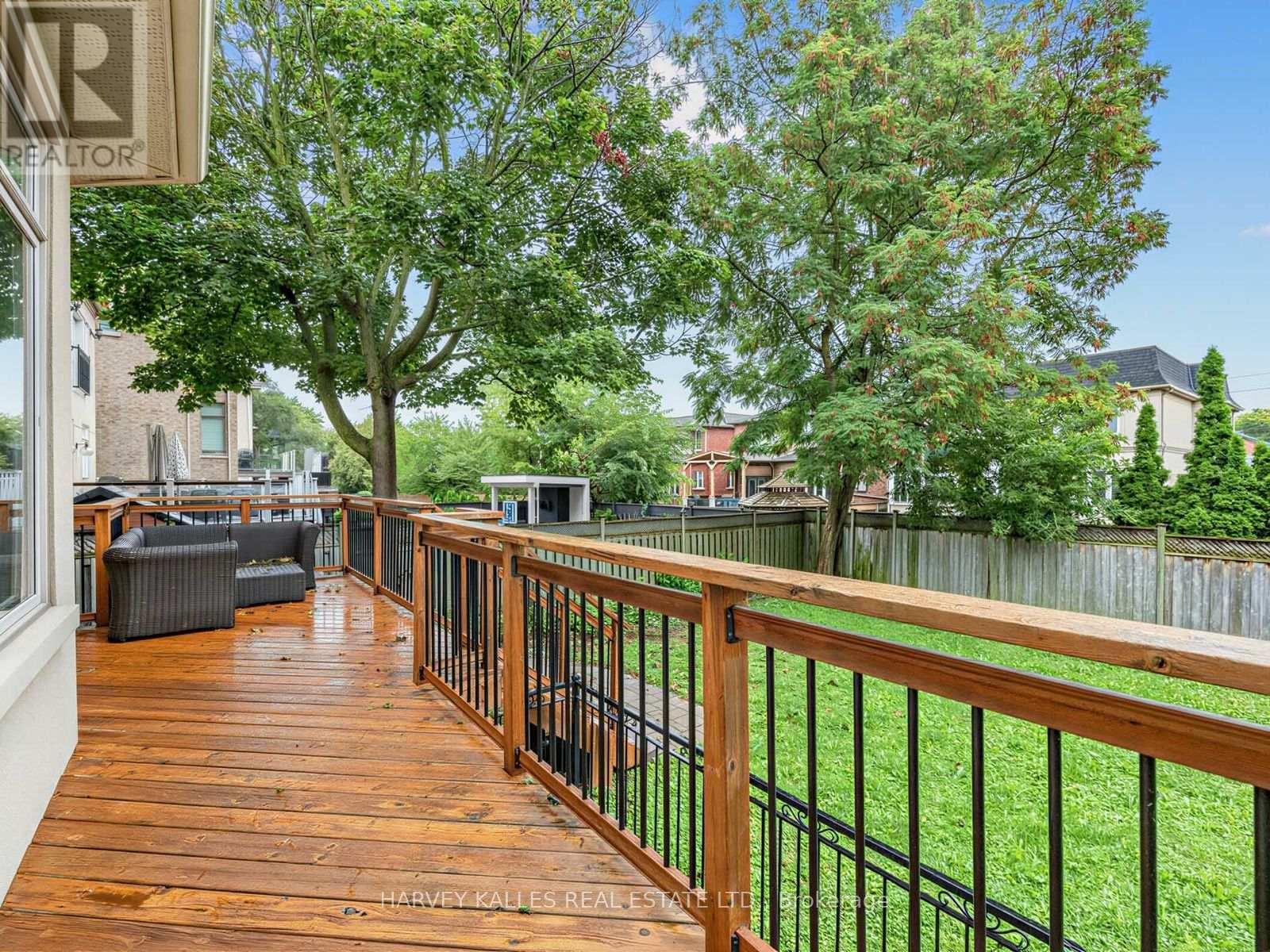 125 Bannockburn Avenue, Toronto, Ontario M5M 2N2 - Photo 38 - C13761472
