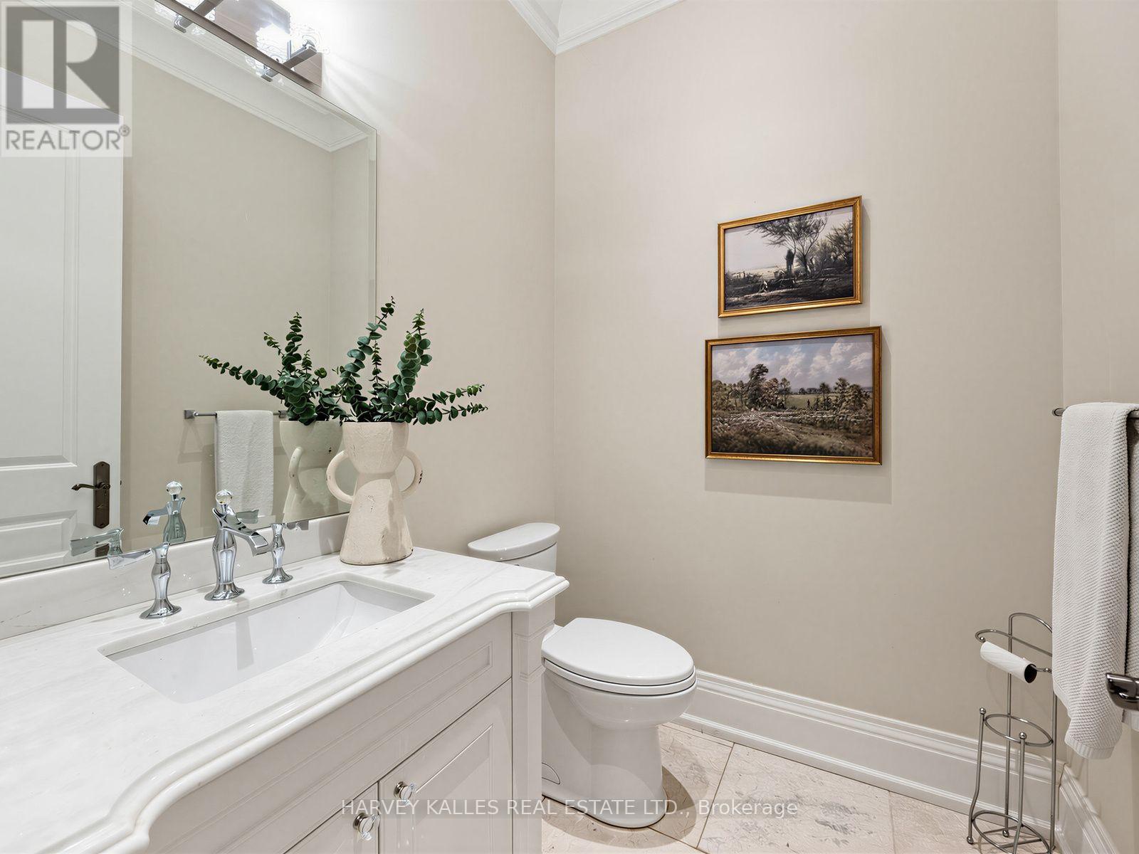 125 Bannockburn Avenue, Toronto, Ontario M5M 2N2 - Photo 9 - C13761472