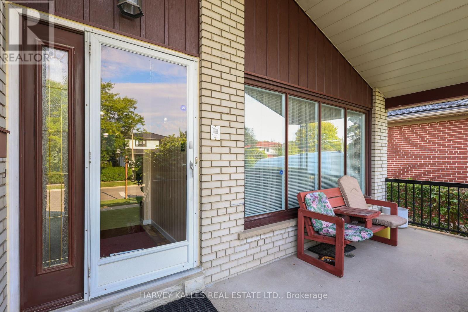 3594 Autumn Harvest Drive, Mississauga, Ontario L4Y 3S1 - Photo 6 - W13761620