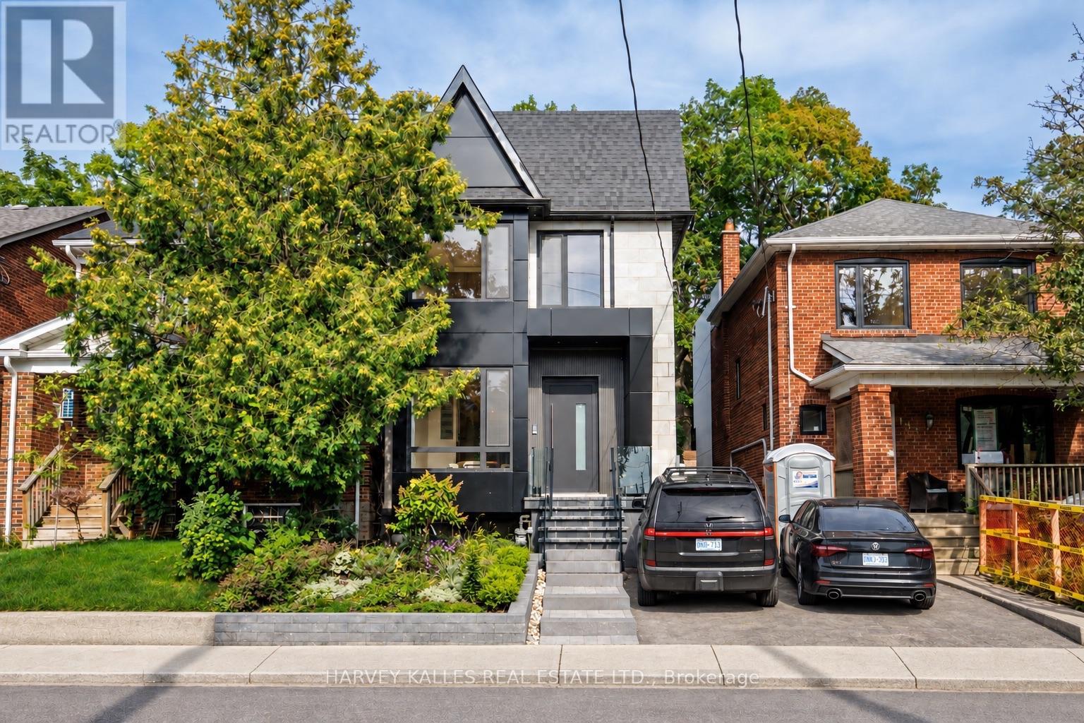 199 Arlington Avenue, Toronto, Ontario M6C 2Z4 - Photo 2 - C13761786