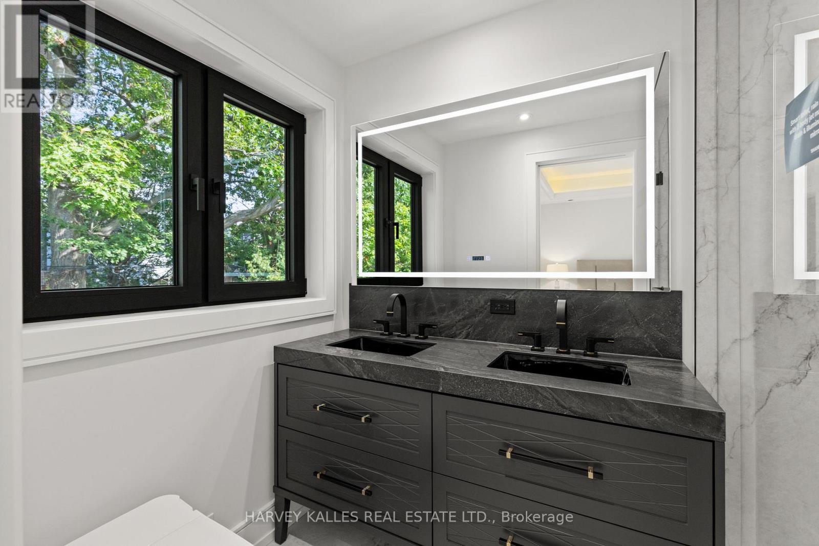 199 Arlington Avenue, Toronto, Ontario M6C 2Z4 - Photo 27 - C13761786