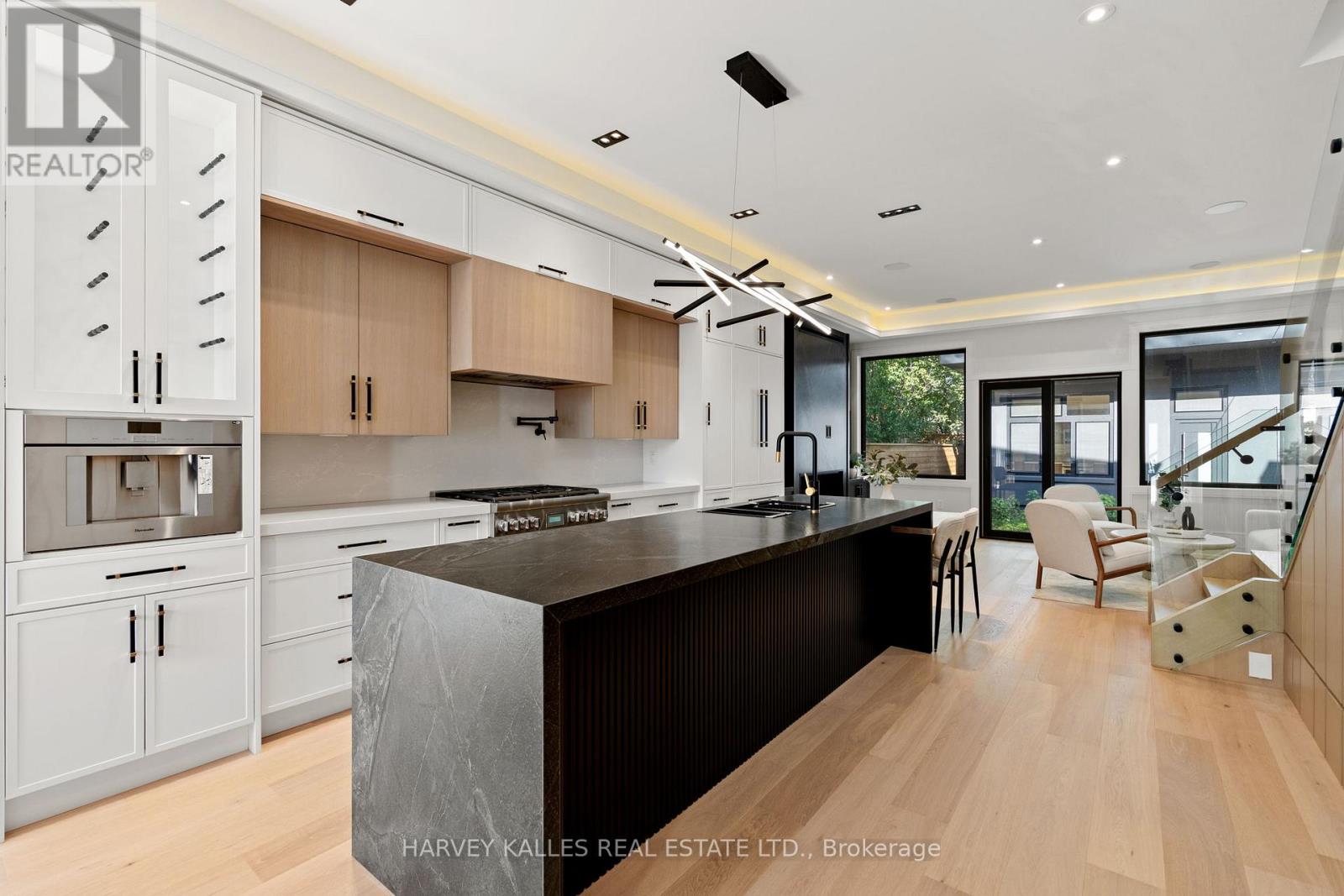 199 Arlington Avenue, Toronto, Ontario M6C 2Z4 - Photo 7 - C13761786