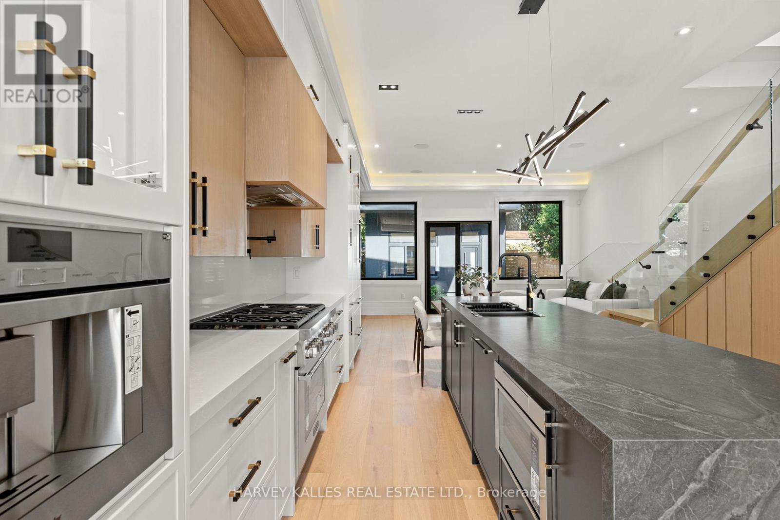 199 Arlington Avenue, Toronto, Ontario M6C 2Z4 - Photo 9 - C13761786