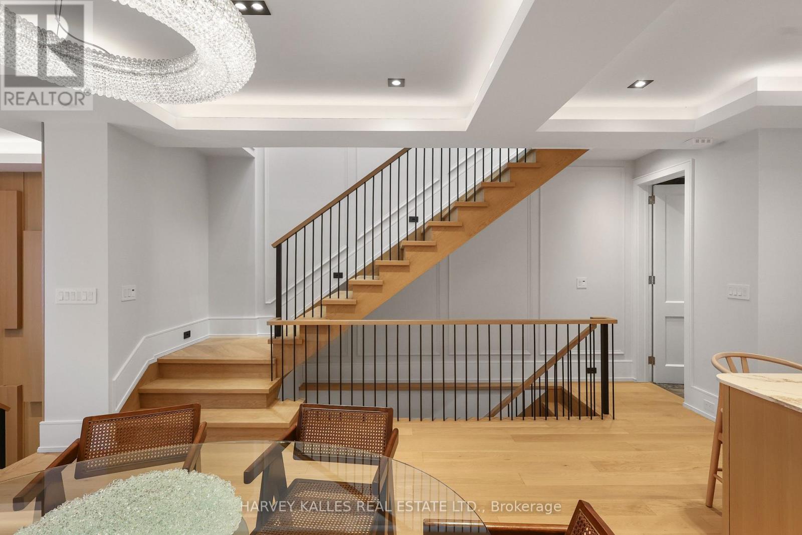 90 Roe Avenue, Toronto, Ontario M5M 2H7 - Photo 10 - C13762322