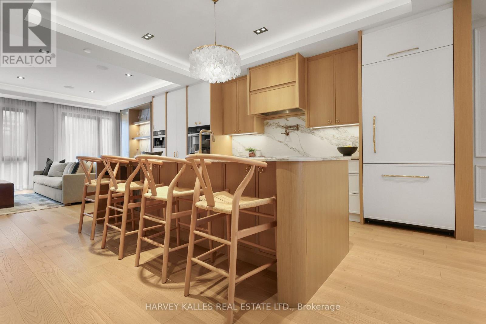 90 Roe Avenue, Toronto, Ontario M5M 2H7 - Photo 11 - C13762322