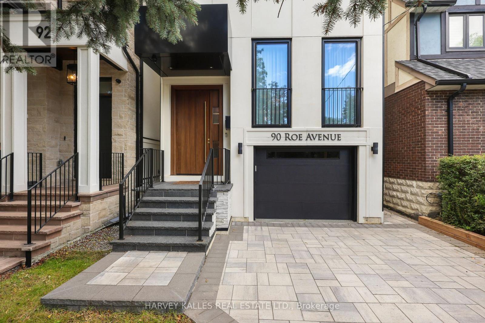 90 Roe Avenue, Toronto, Ontario M5M 2H7 - Photo 2 - C13762322