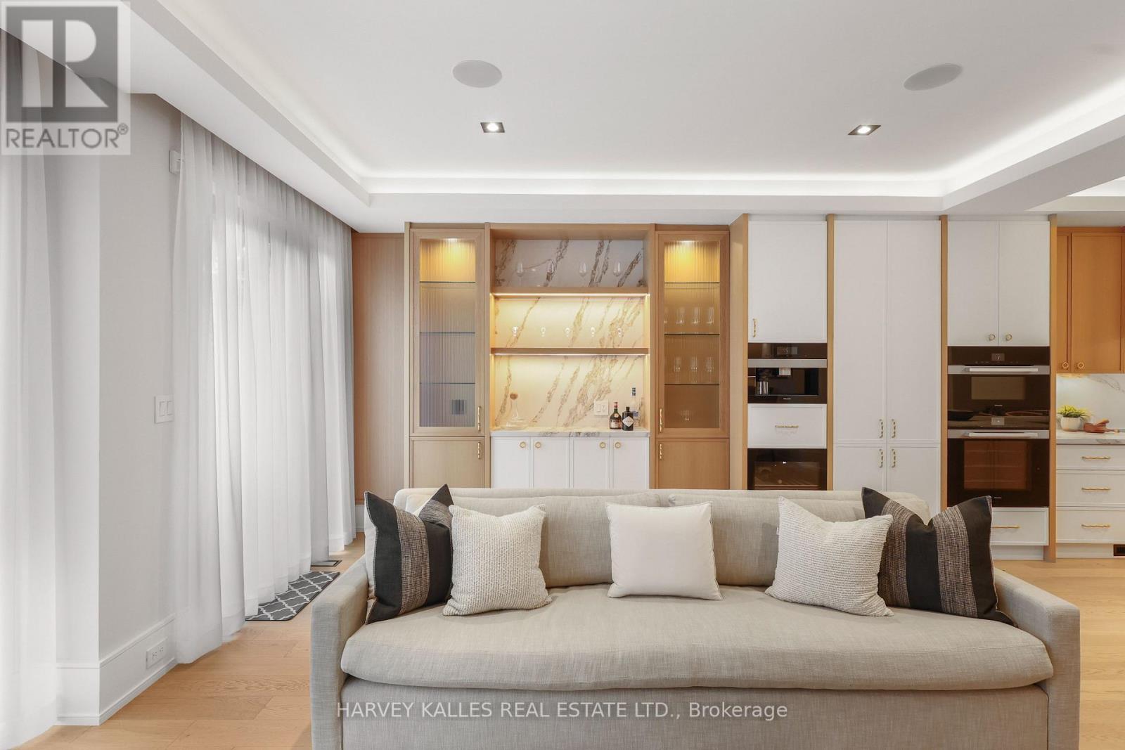 90 Roe Avenue, Toronto, Ontario M5M 2H7 - Photo 21 - C13762322